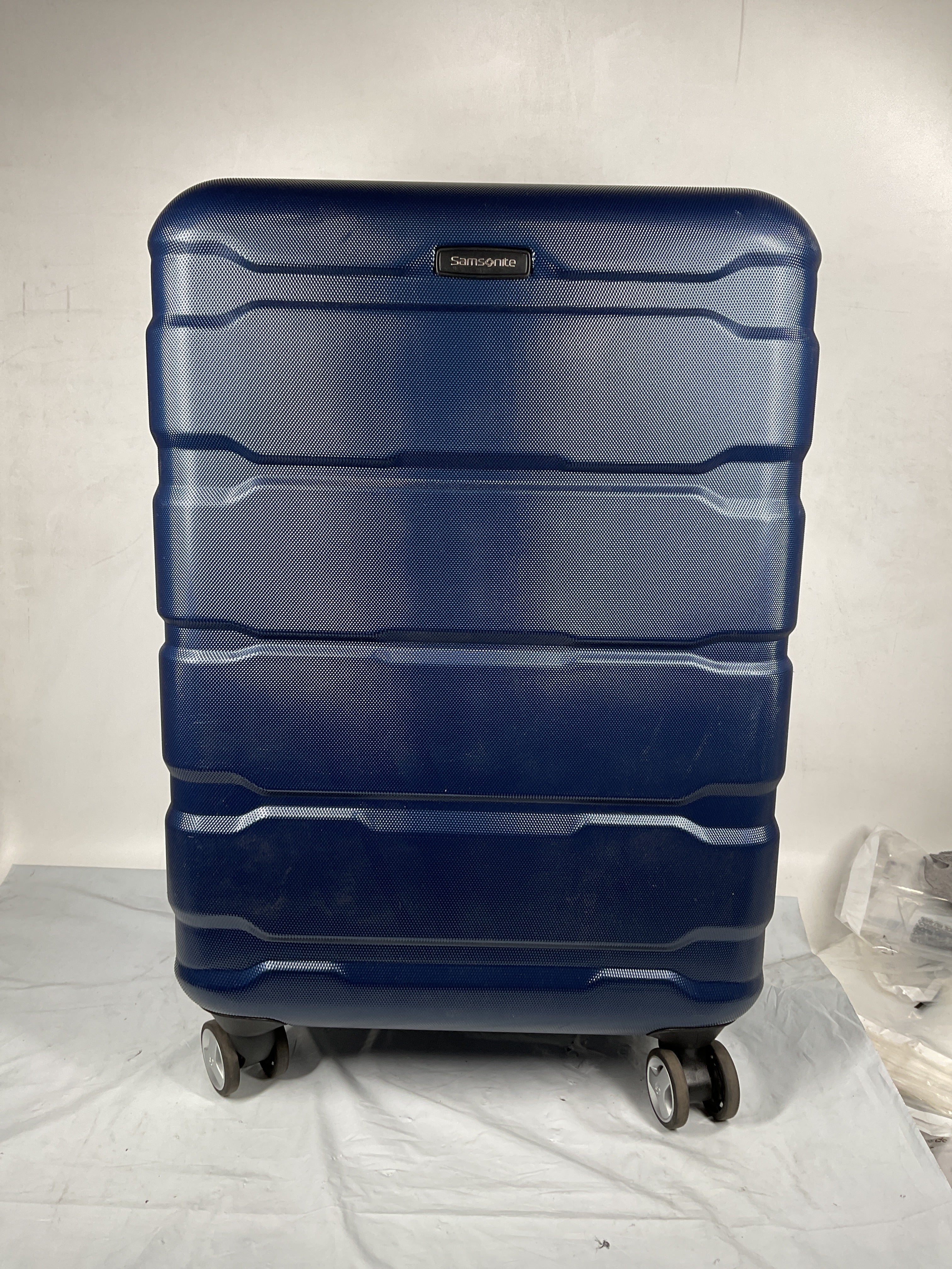 Samsonite Omni Checked-Medium 24-Inch PC Hardside Expandable Luggage with Spinner Wheels ( Navy , Checked-Medium 24-Inch ) Navy Checked Medium 24 Inch U43