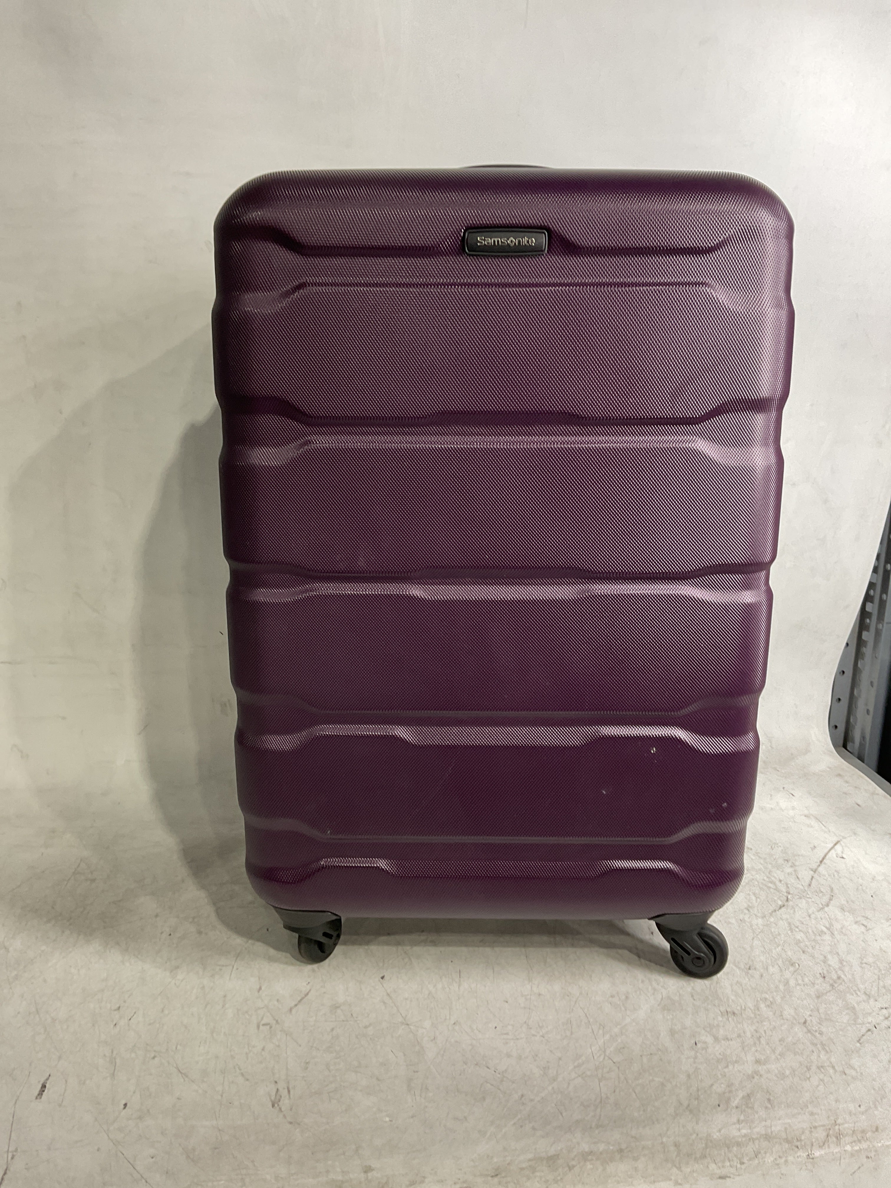 Samsonite Omni Pc Hardside Expandable Luggage with Spinner Wheels ( Purple , Checked-Medium 24-Inch ) Purple Checked Medium 24 Inch U26