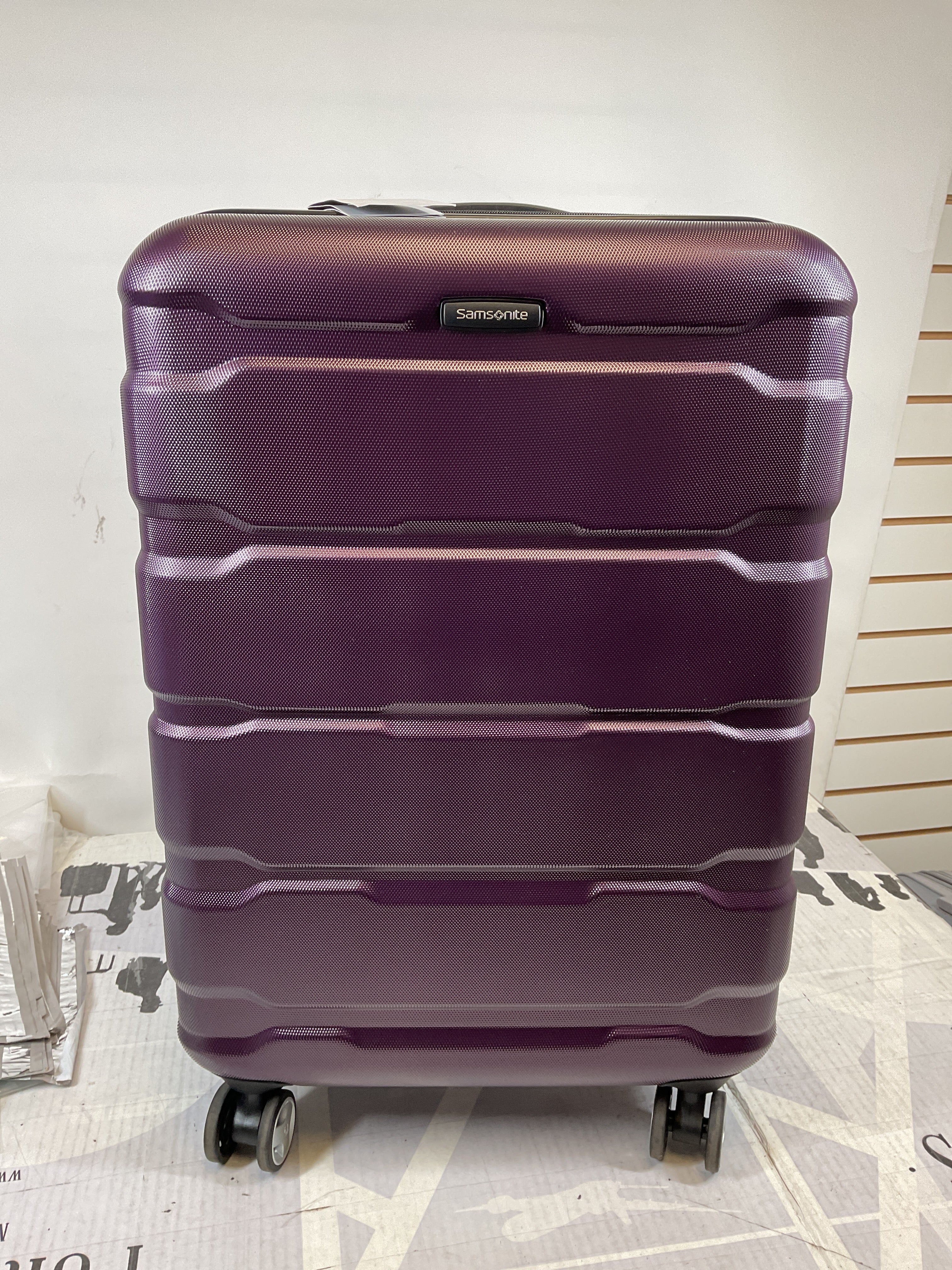 Samsonite Omni Checked-Medium 24-Inch PC Hardside Expandable Luggage with Spinner Wheels ( Purple , Checked-Medium 24-Inch ) Purple Checked Medium 24 Inch U35