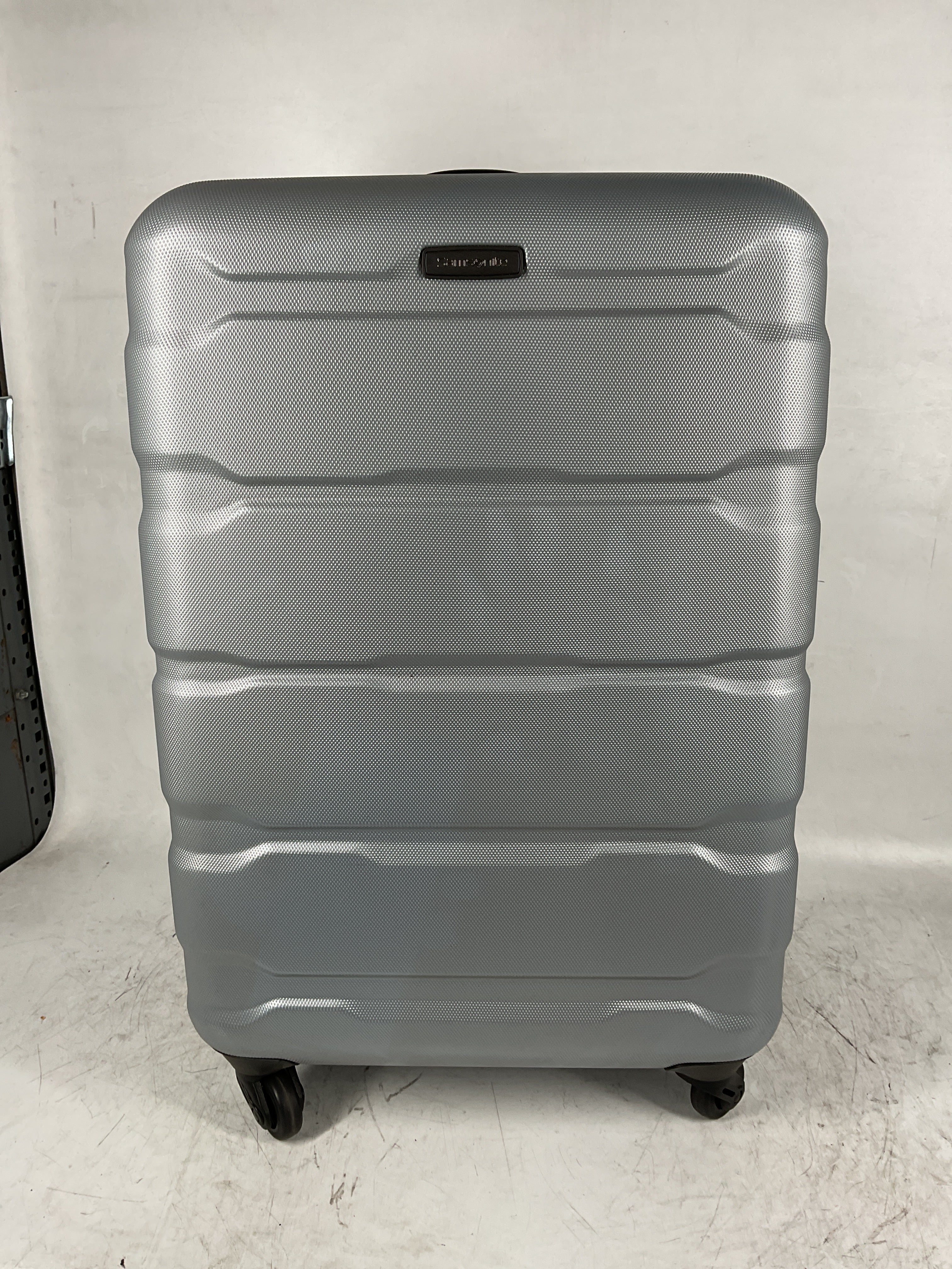 Samsonite Omni Pc Hardside Expandable Luggage with Spinner Wheels ( Silver , Checked-Medium 24-Inch ) Silver Checked Medium 24 Inch U6