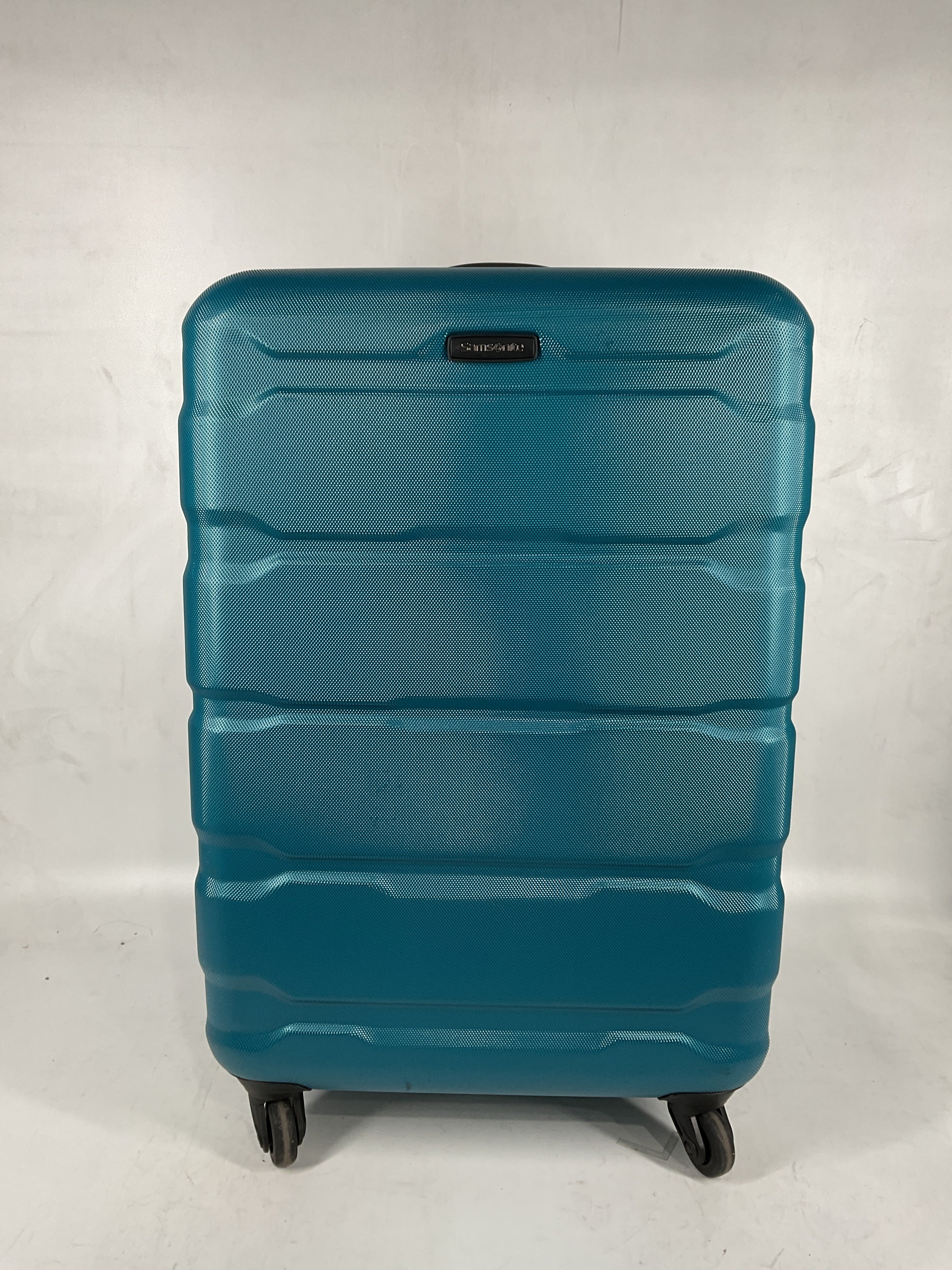 Samsonite Omni Pc Hardside Expandable Luggage with Spinner Wheels Caribbean Blue Checked Medium 24 Inch U10