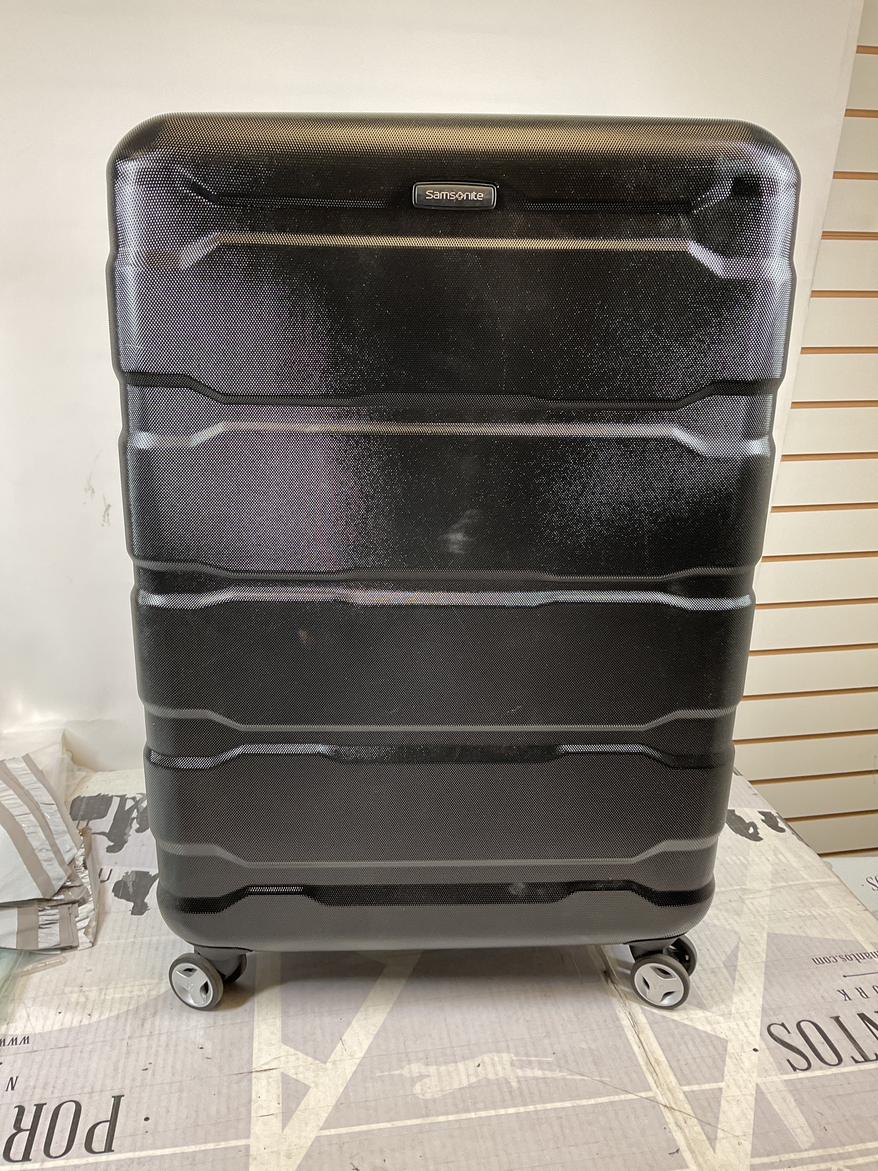 Samsonite Omni Checked-Large 28-Inch PC Hardside Expandable Luggage with Spinner Wheels ( Black , Checked-Large 28-Inch ) Black Checked Large 28 Inch U57