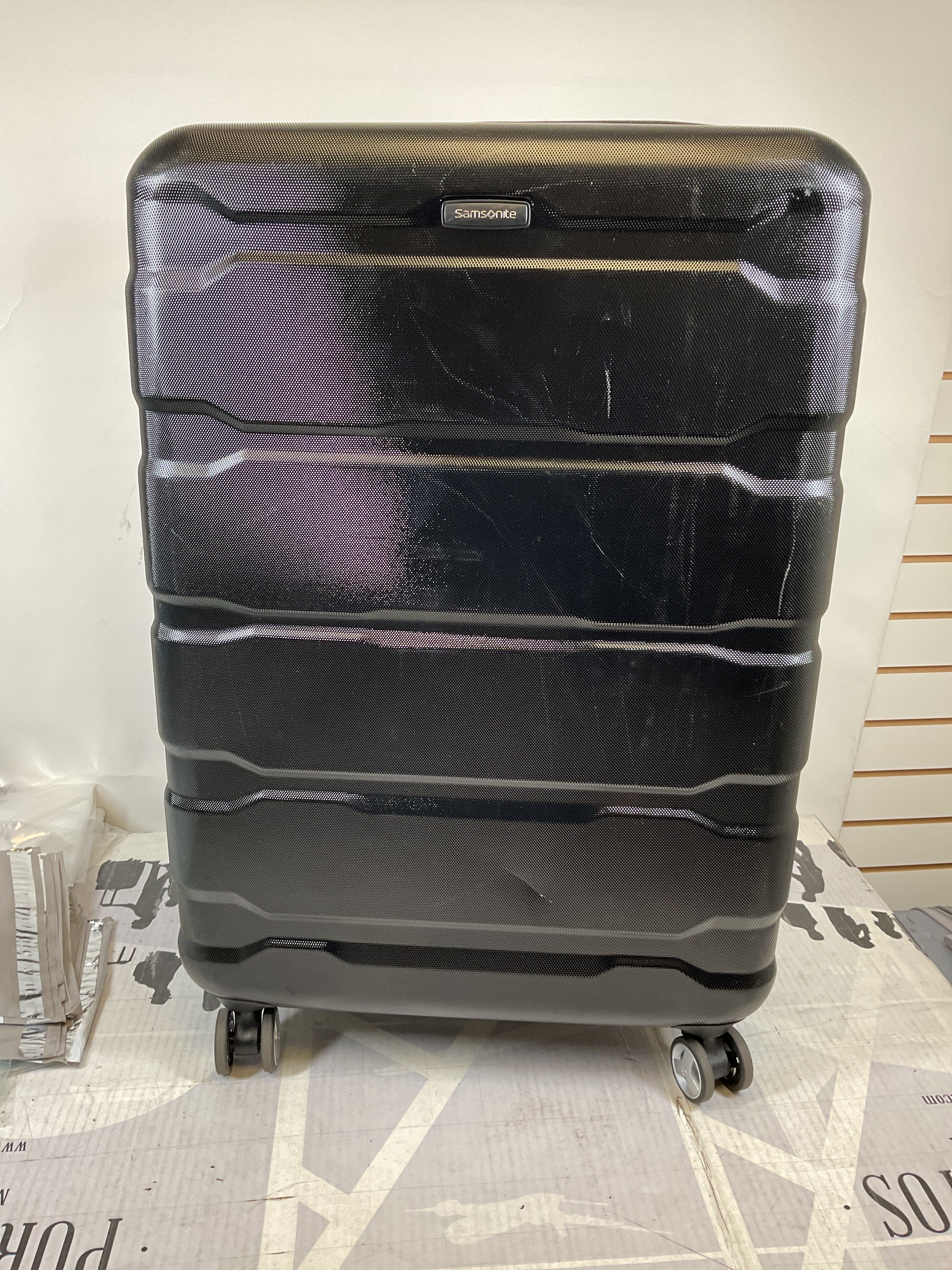 Samsonite Omni Checked-Large 28-Inch PC Hardside Expandable Luggage with Spinner Wheels ( Black , Checked-Large 28-Inch ) Black Checked Large 28 Inch U59