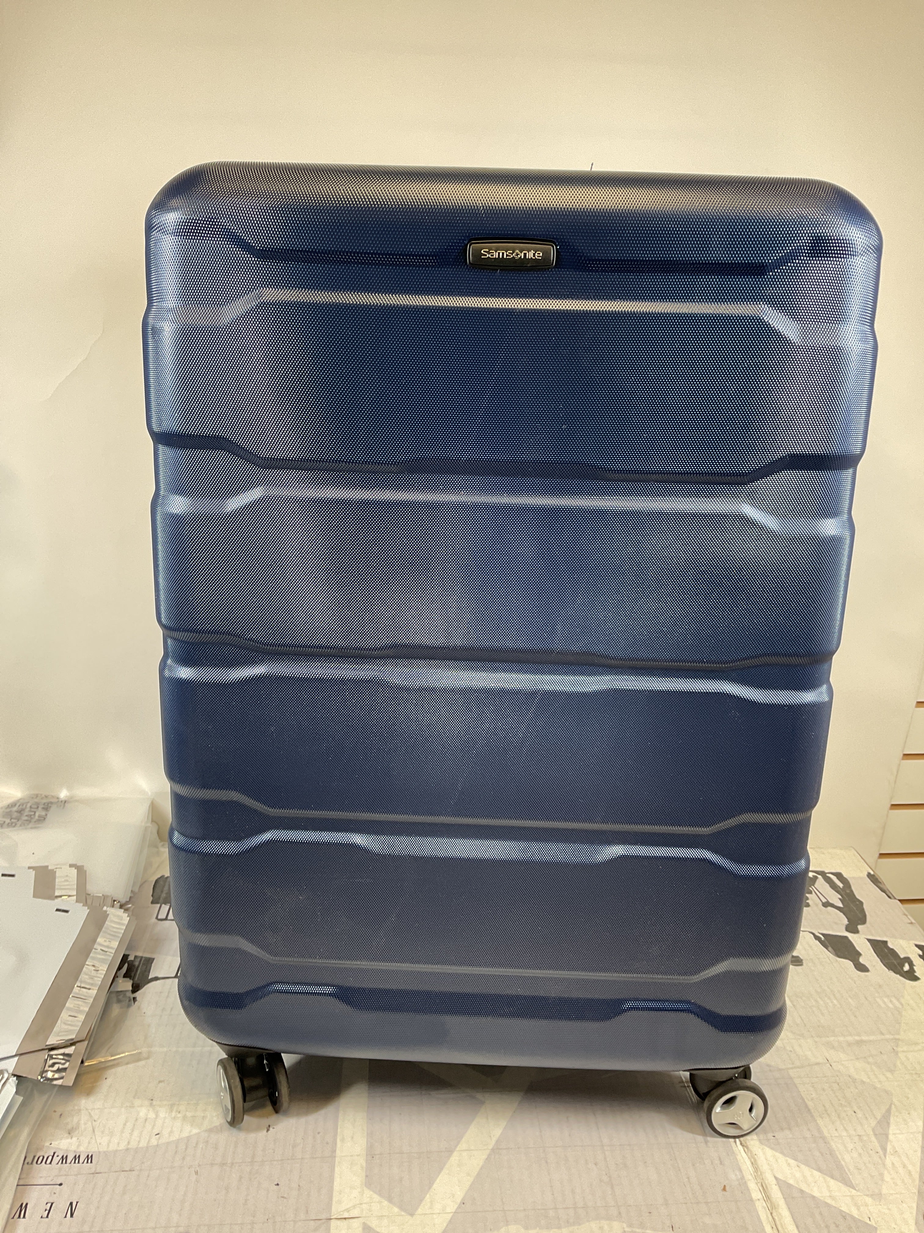 Samsonite Omni Checked-Large 28-Inch PC Hardside Expandable Luggage with Spinner Wheels ( Navy , Checked-Large 28-Inch ) Navy Checked Large 28 Inch U99