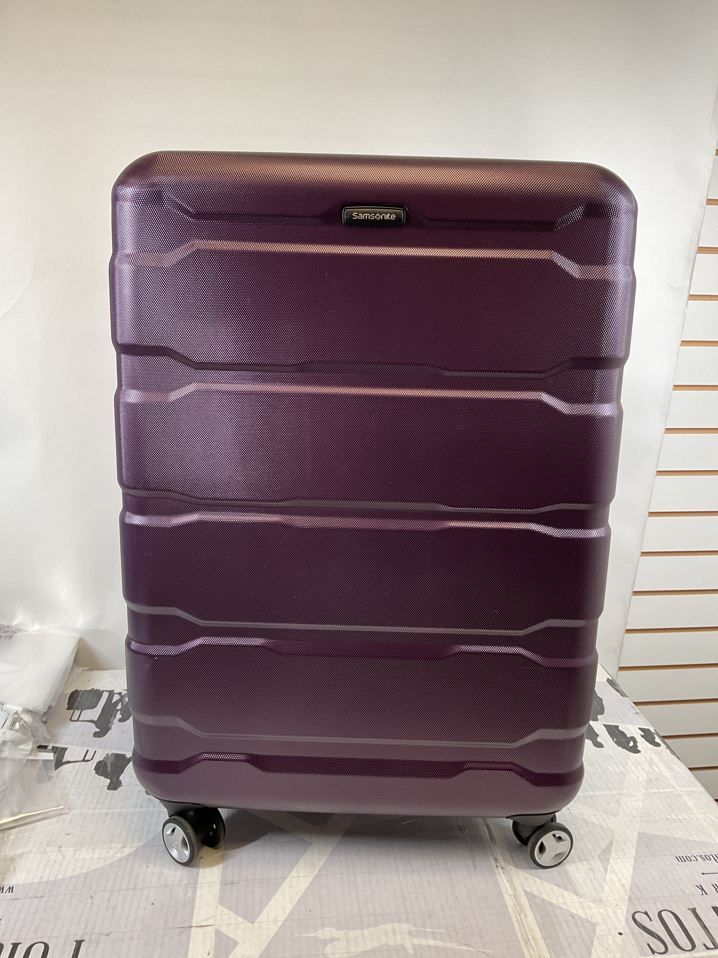 Samsonite Omni Checked-Large 28-Inch PC Hardside Expandable Luggage with Spinner Wheels ( Purple , Checked-Large 28-Inch ) Purple Checked Large 28 Inch U71