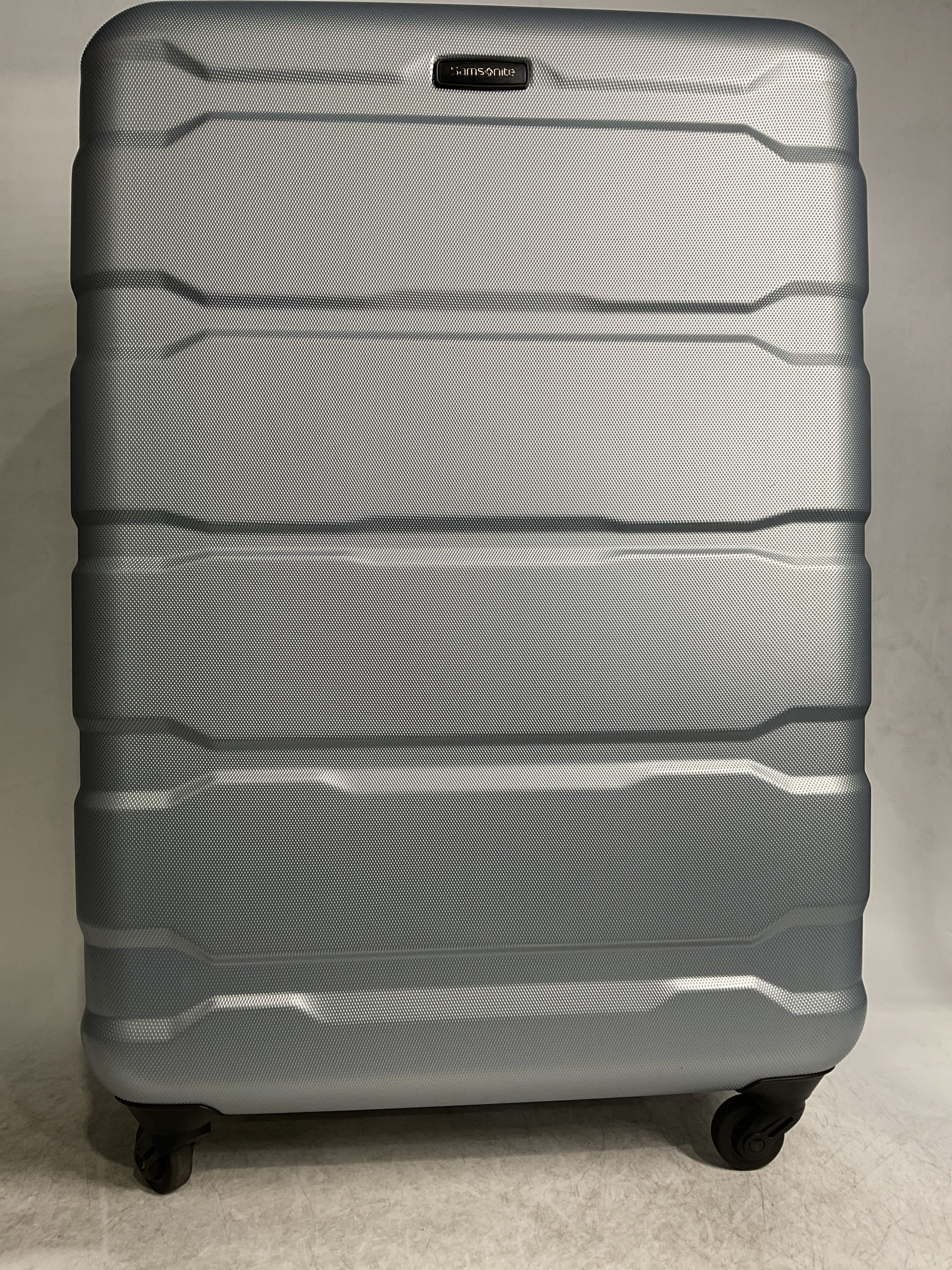 Samsonite Omni Pc Hardside Expandable Luggage with Spinner Wheels ( Silver , Checked-Large 28-Inch ) Silver Checked Large 28 Inch U11