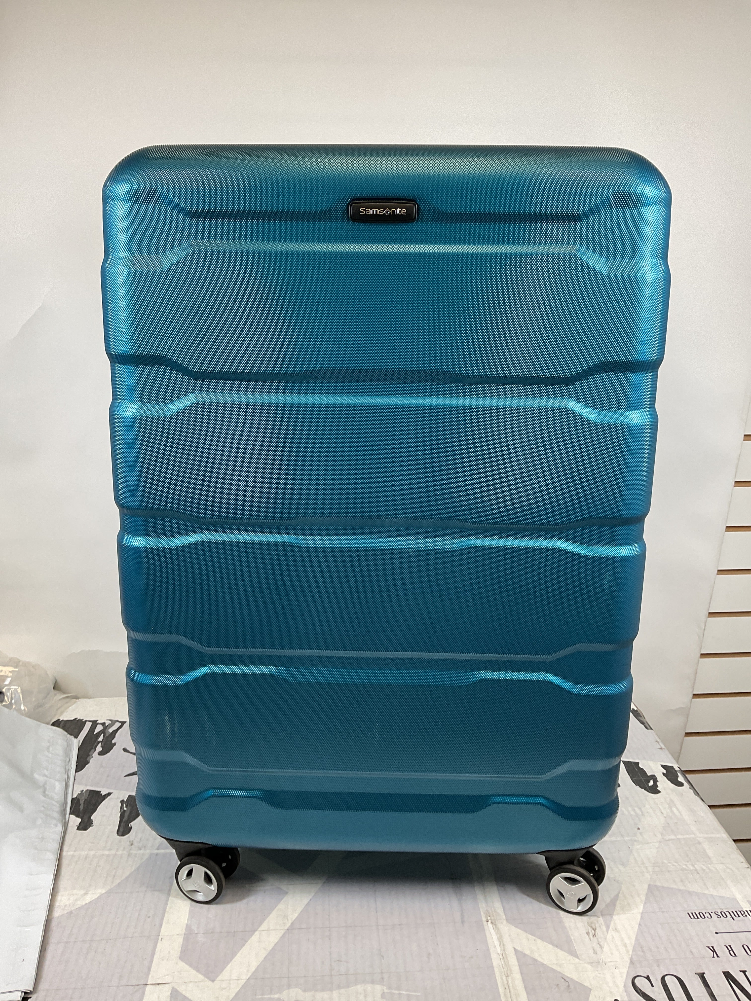 Samsonite Omni Checked-Large 28-Inch PC Hardside Expandable Luggage with Spinner Wheels ( Caribbean Blue , Checked-Large 28-Inch ) Caribbean Blue Checked Large 28 Inch U35