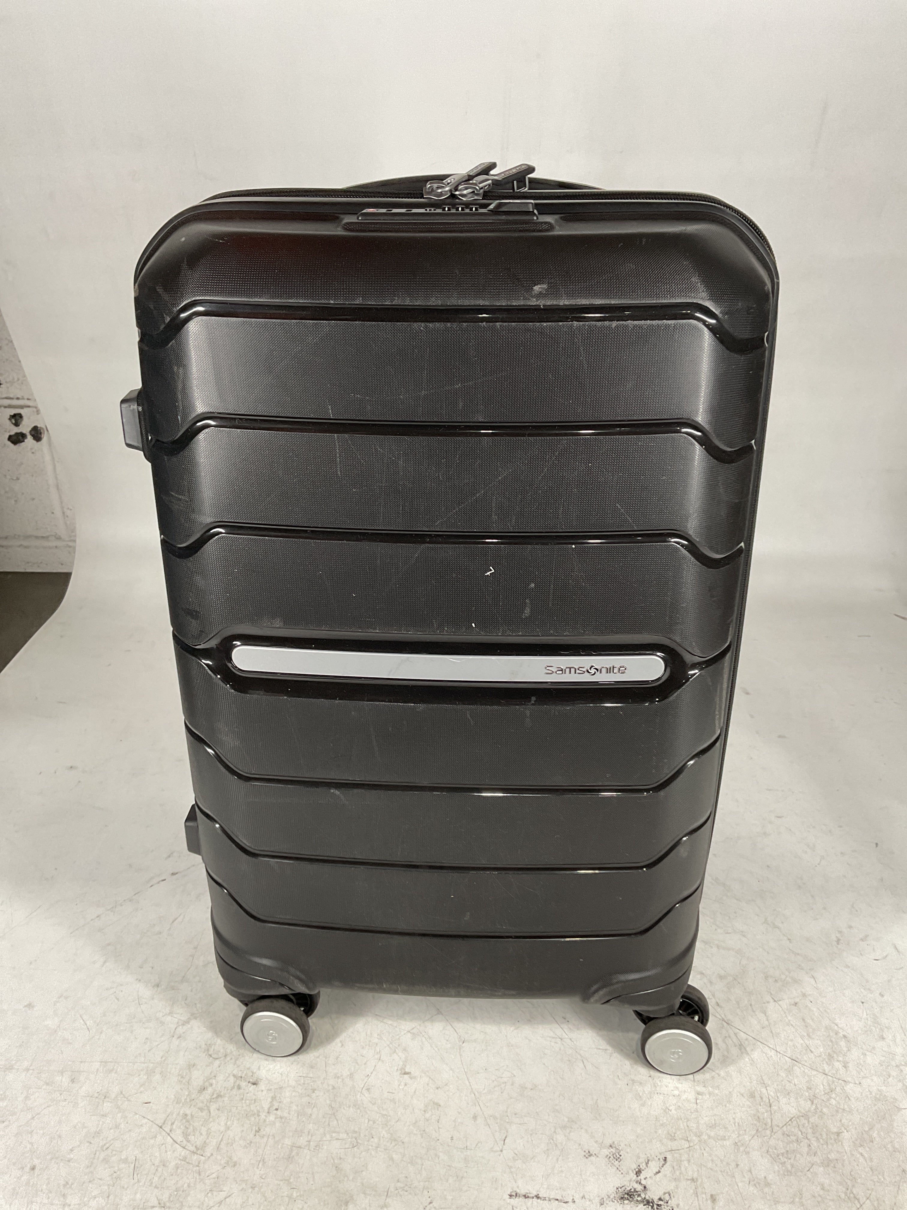 Samsonite Freeform Hardside 21-Inch Spinner U10