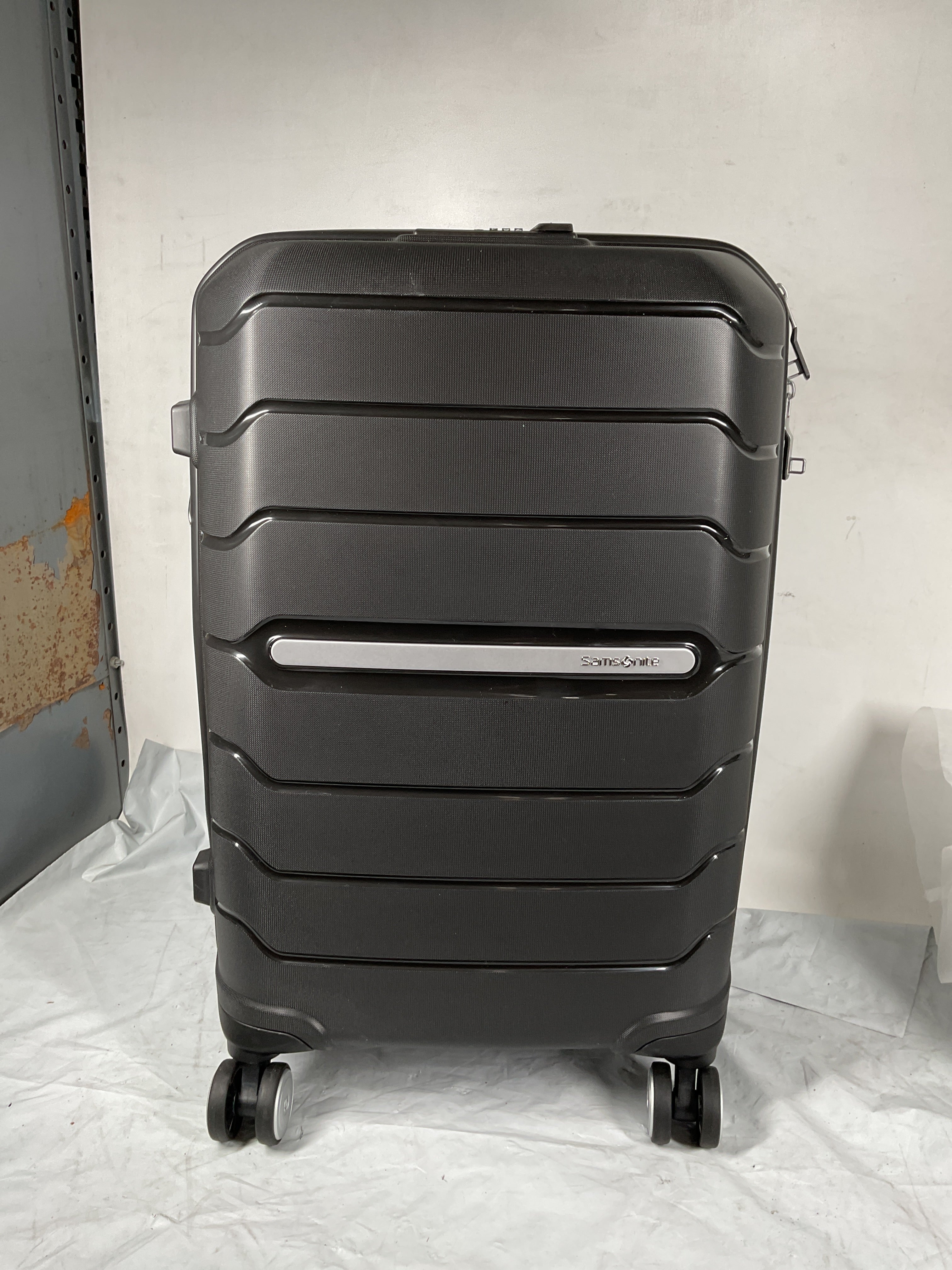 Samsonite Freeform Hardside Expandable with Double Spinner Wheels ( Black , Carry-on Spinner ) Black Carry On Spinner U30