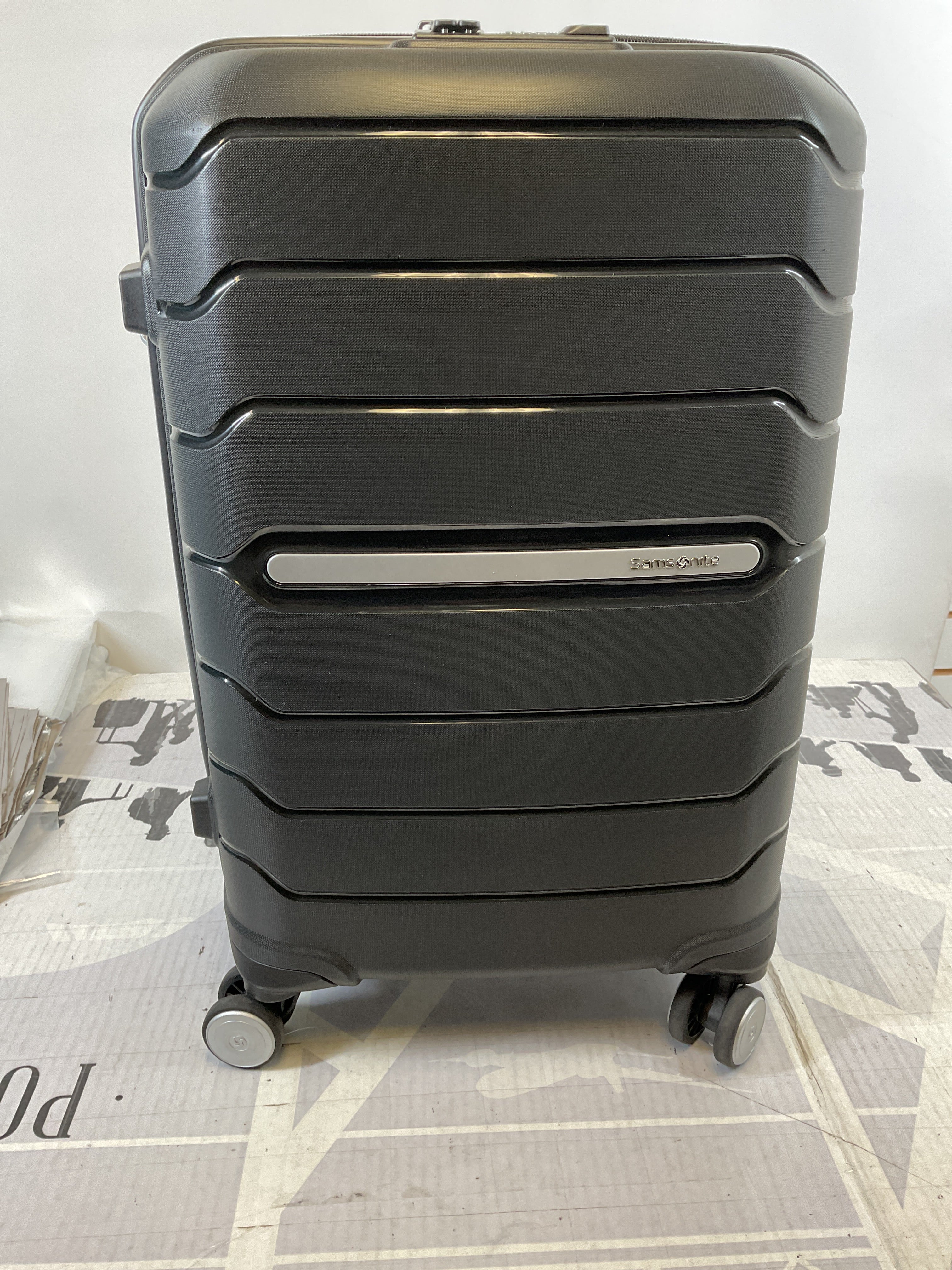 Samsonite Freeform Hardside Expandable with Double Spinner Wheels ( Black , Carry-on Spinner ) Black Carry On Spinner U34