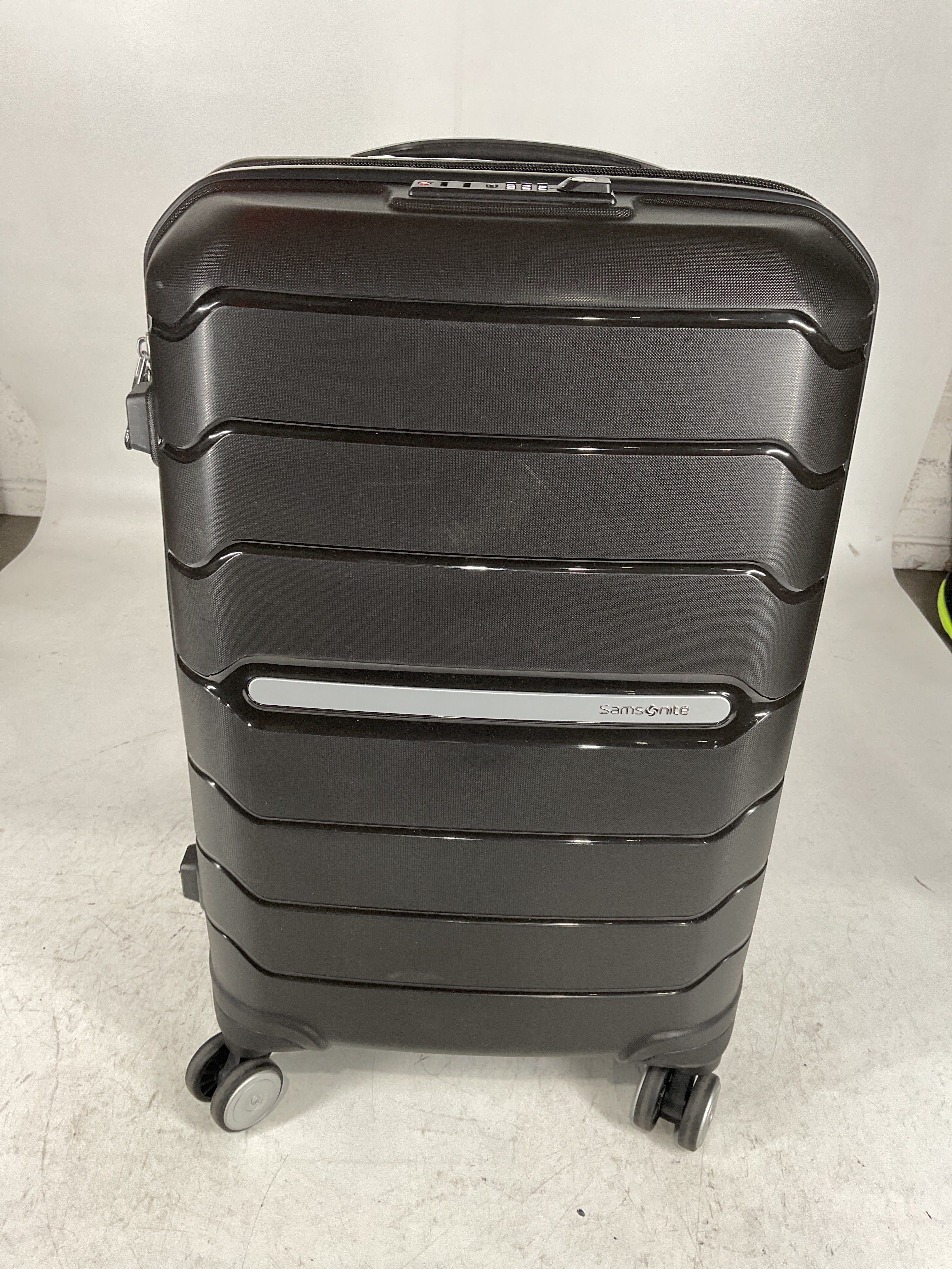 Samsonite Freeform Hardside 21-Inch Spinner U6