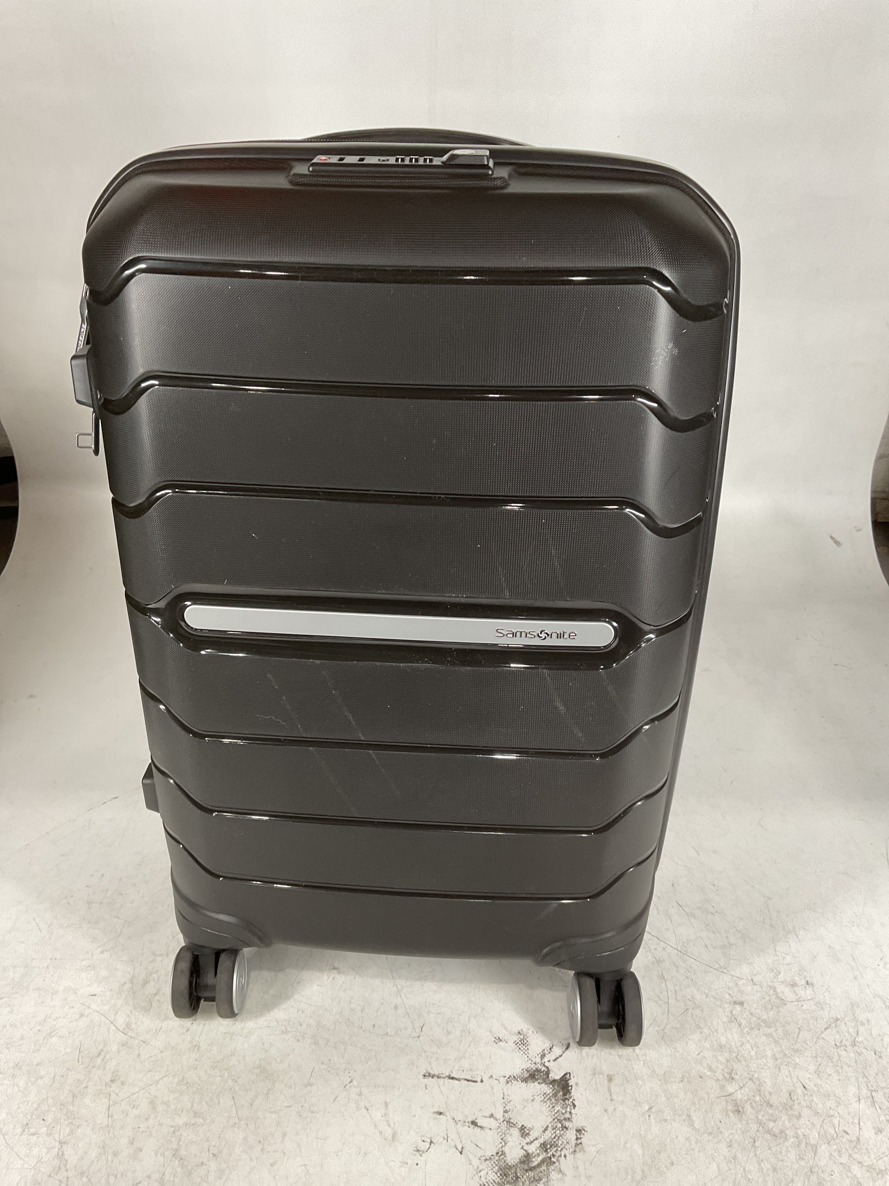 Samsonite Freeform Hardside 21-Inch Spinner U8