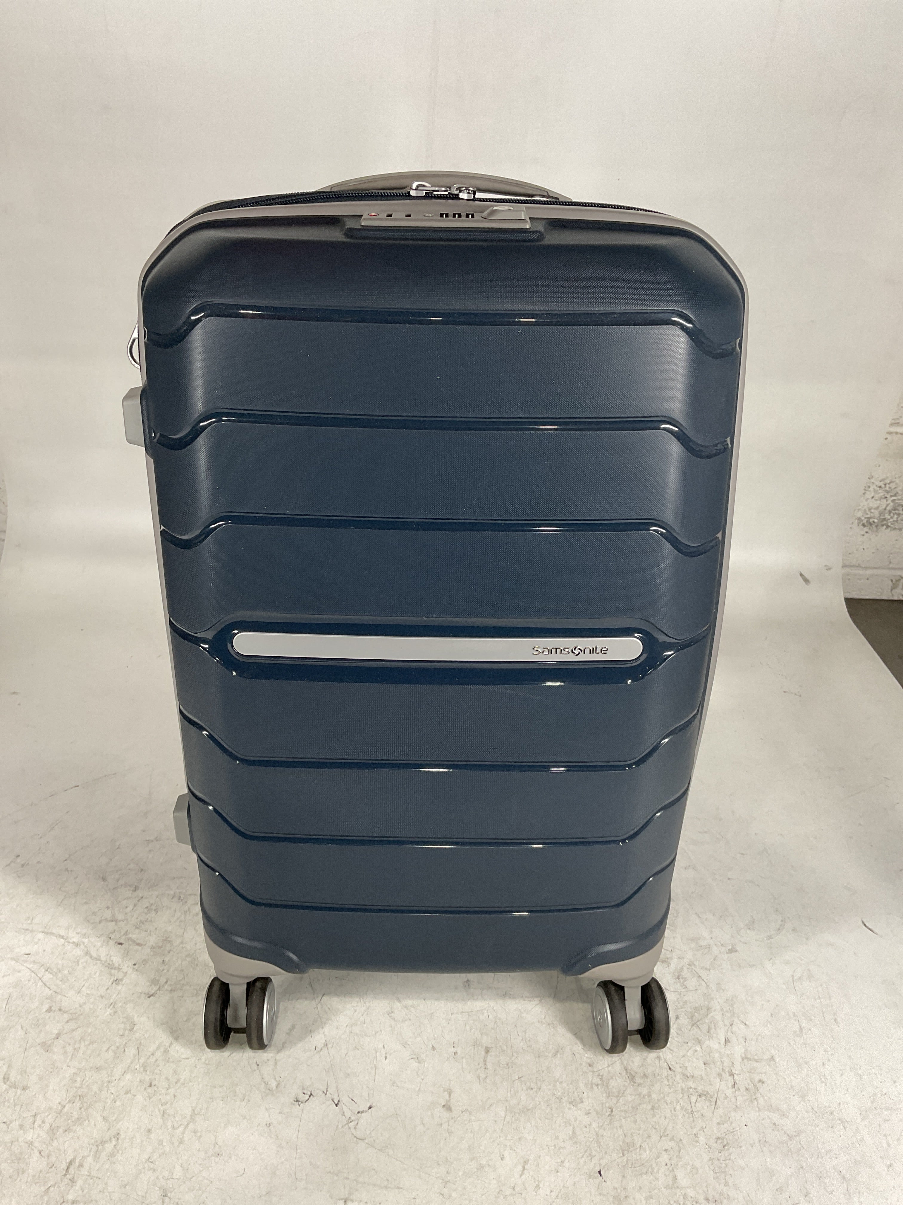 Samsonite Freeform Hardside 28-Inch Spinner U3