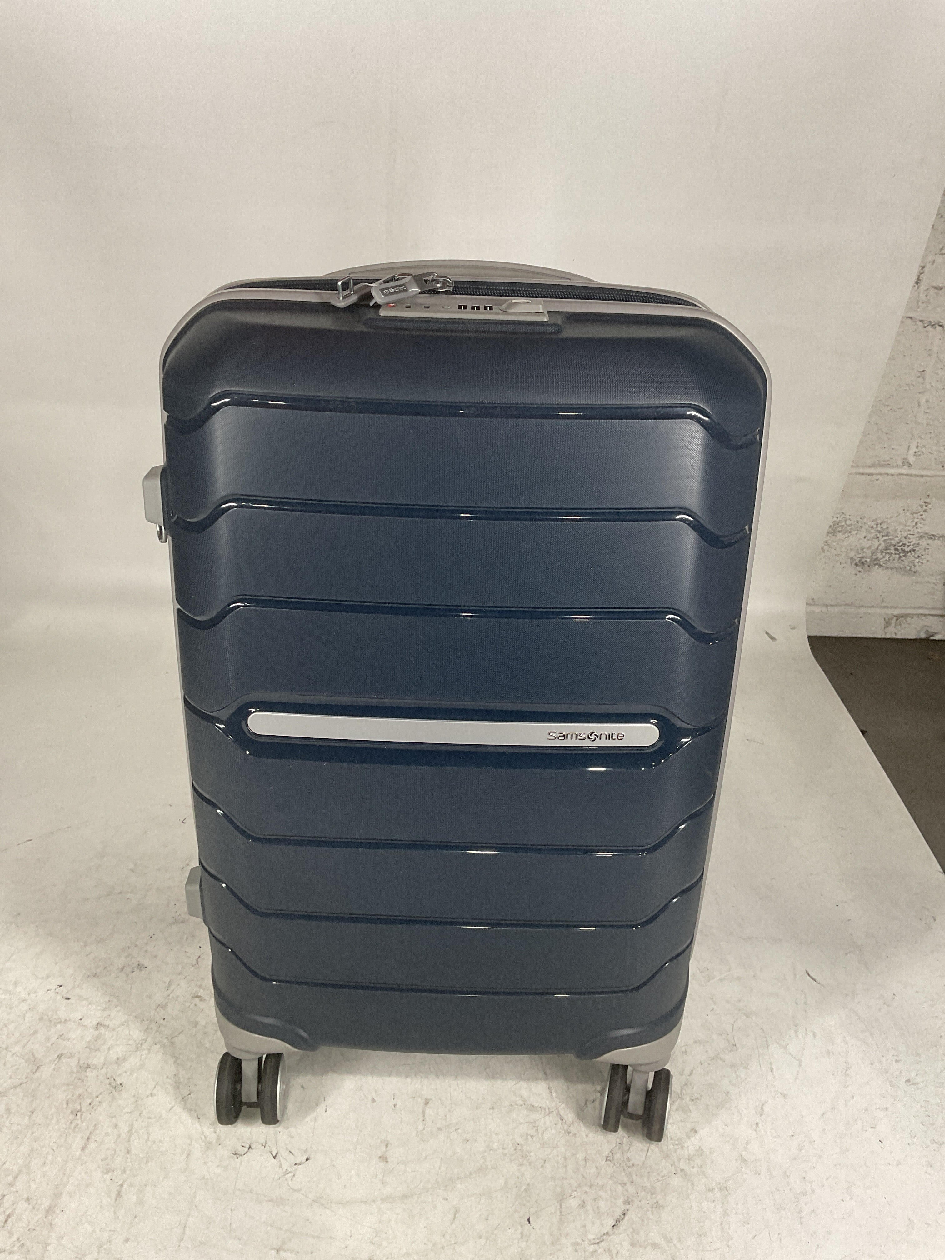 Samsonite Freeform Hardside 28-Inch Spinner U4