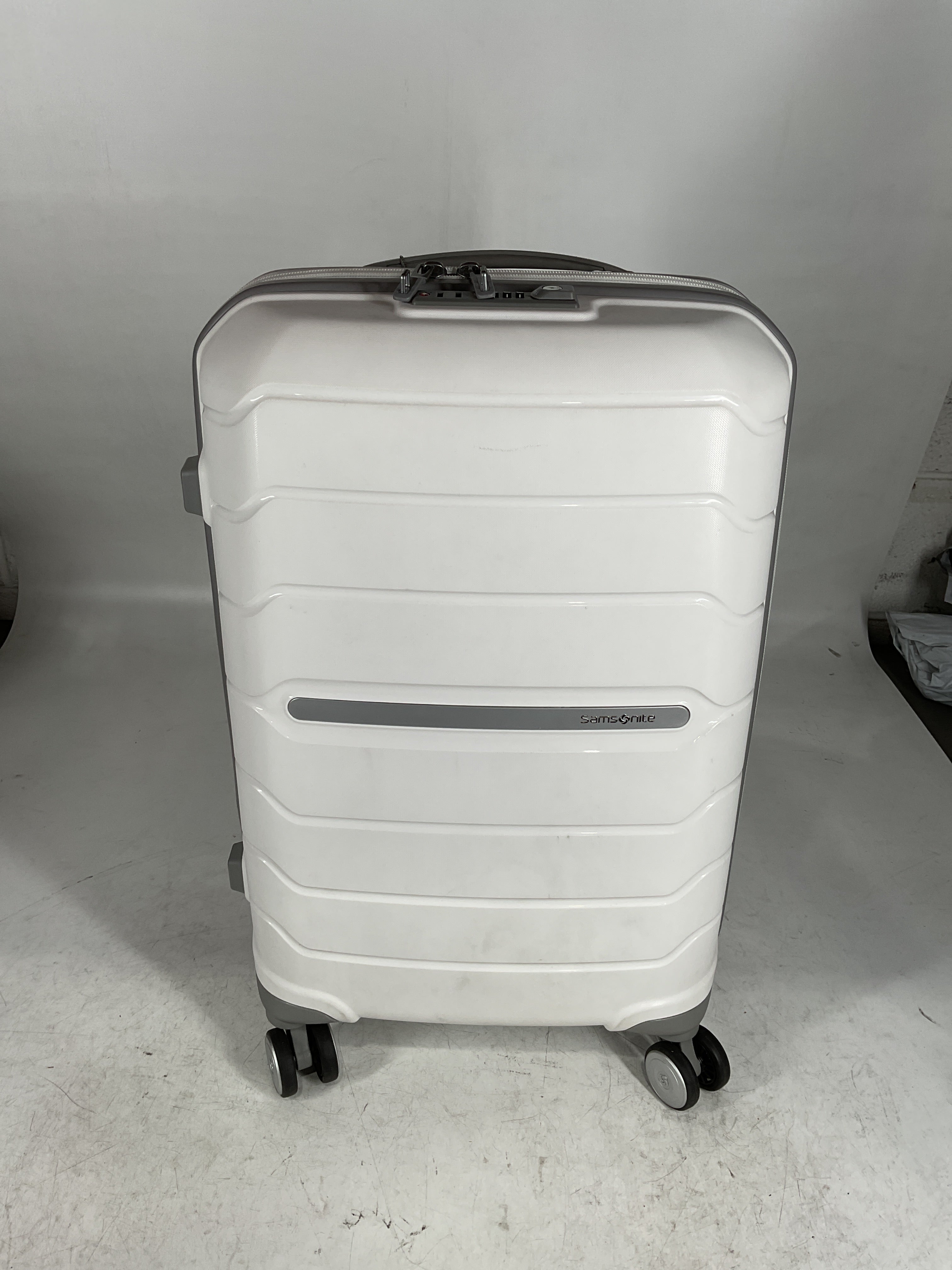 Samsonite Freeform Hardside 28-Inch Spinner U3