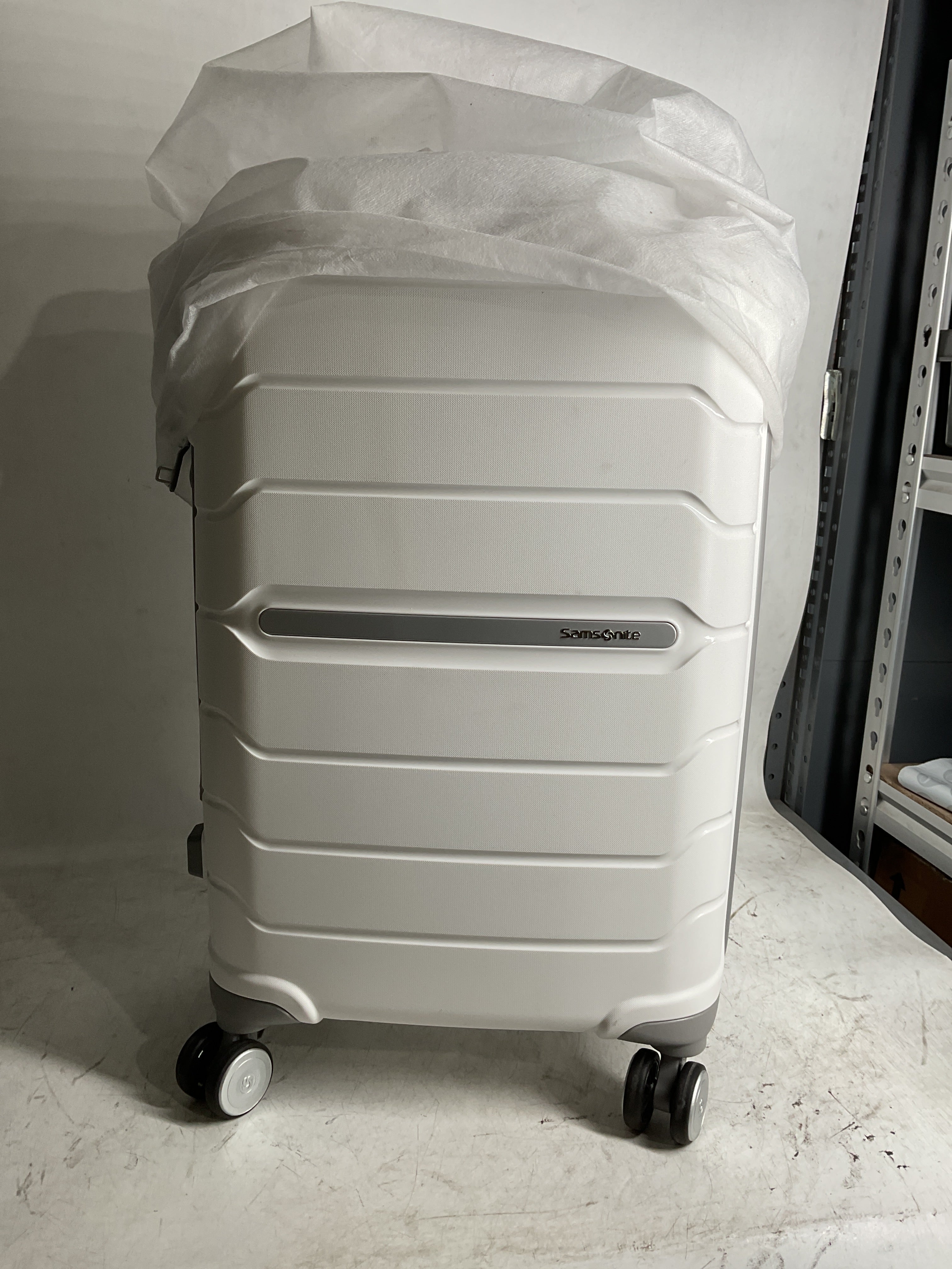 Samsonite Freeform Hardside Expandable with Double Spinner Wheels ( White , Carry-On 21-Inch ) White Carry On 21 Inch U5