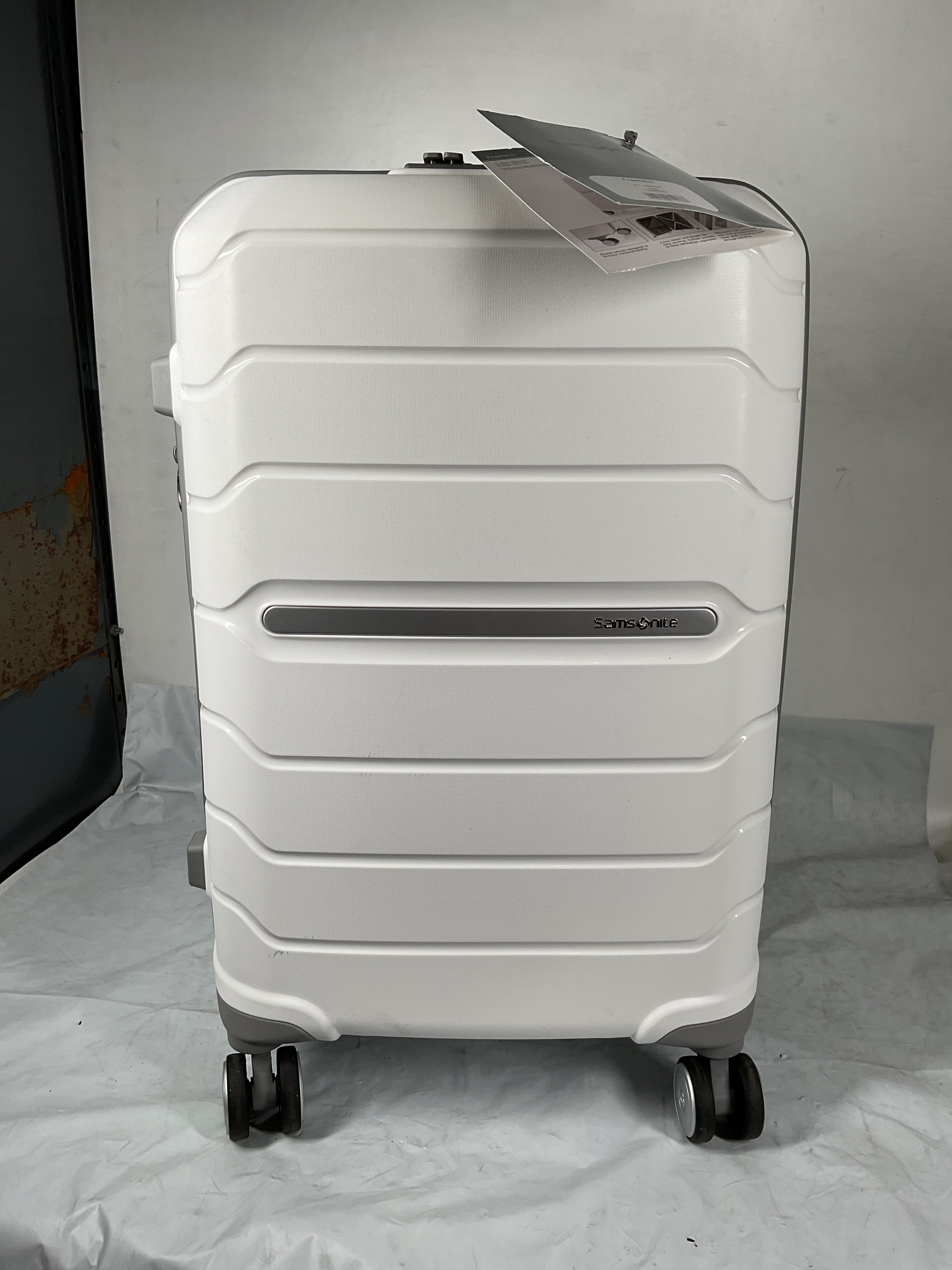 Samsonite Freeform Hardside Expandable with Double Spinner Wheels ( White , Carry-on Spinner ) White Carry On Spinner U6