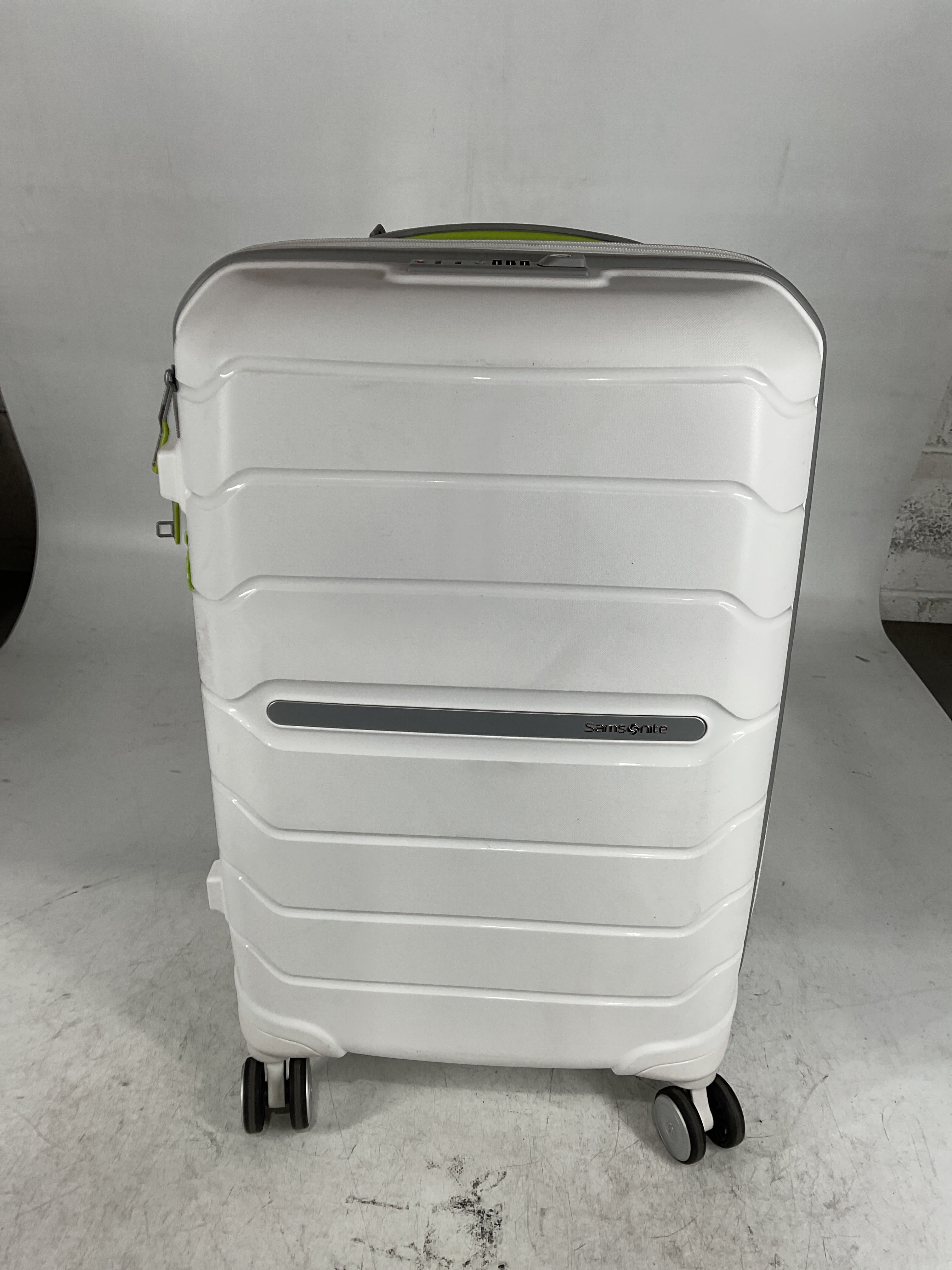 Samsonite Freeform Hardside 21-Inch Spinner U4