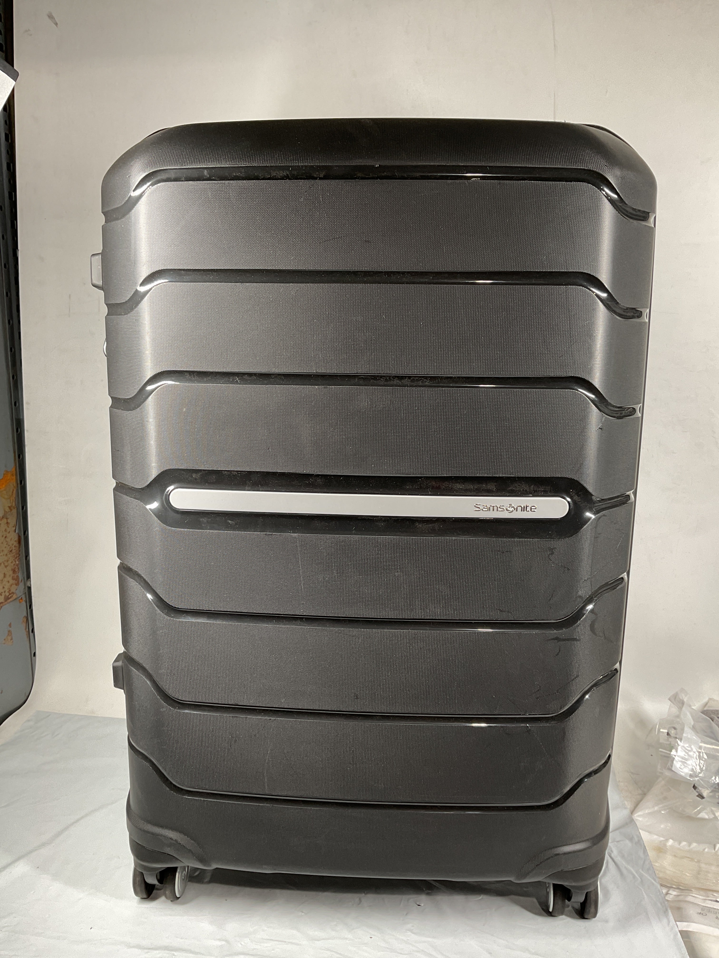 Samsonite Freeform Hardside Expandable with Double Spinner Wheels ( Black , Checked-Large Spinner ) Black Checked Large Spinner U29