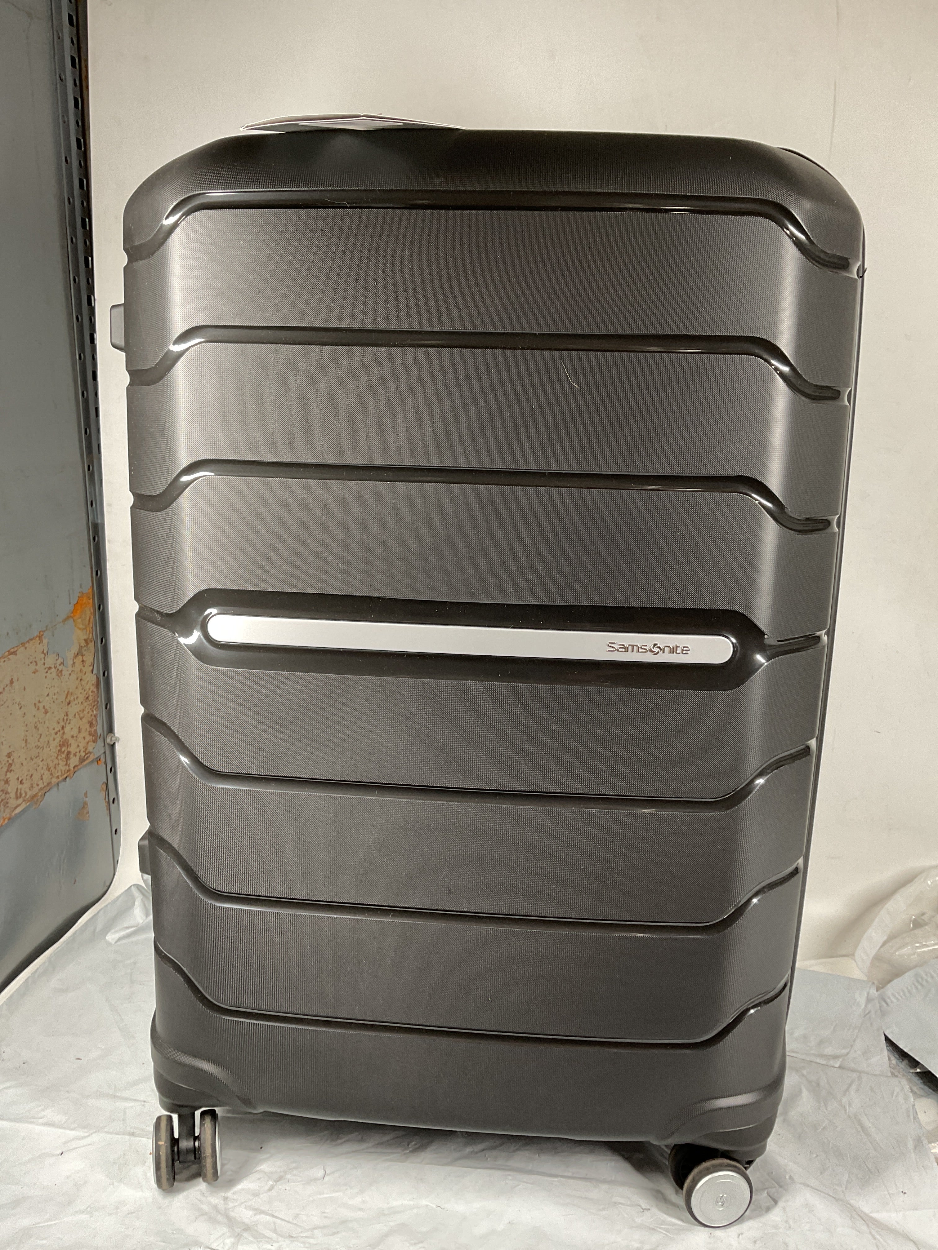 Samsonite Freeform Hardside Expandable with Double Spinner Wheels ( Black , Checked-Large Spinner ) Black Checked Large Spinner U33