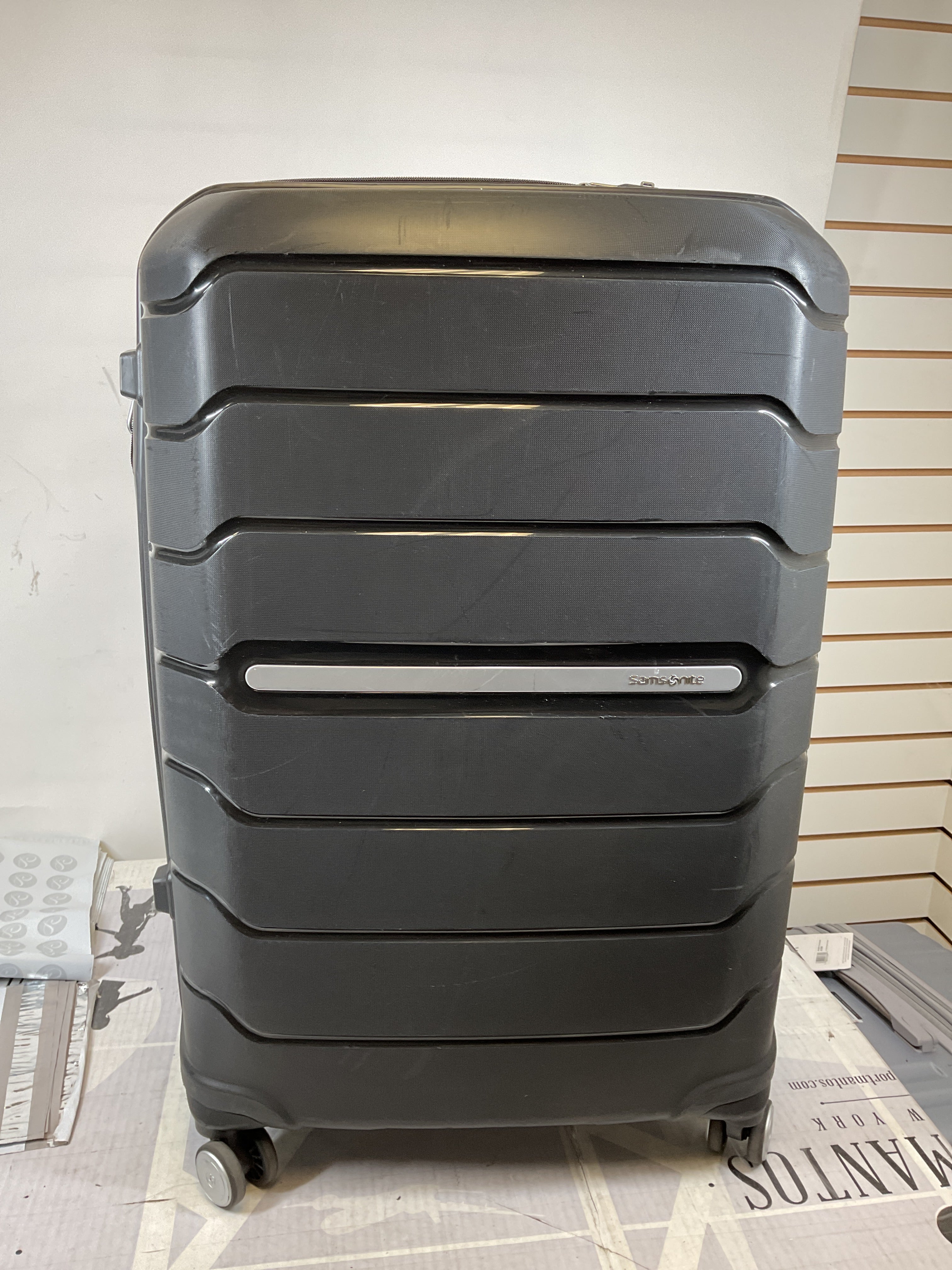 Samsonite Freeform Hardside Expandable with Double Spinner Wheels ( Black , Checked-Large Spinner ) Black Checked Large Spinner U41