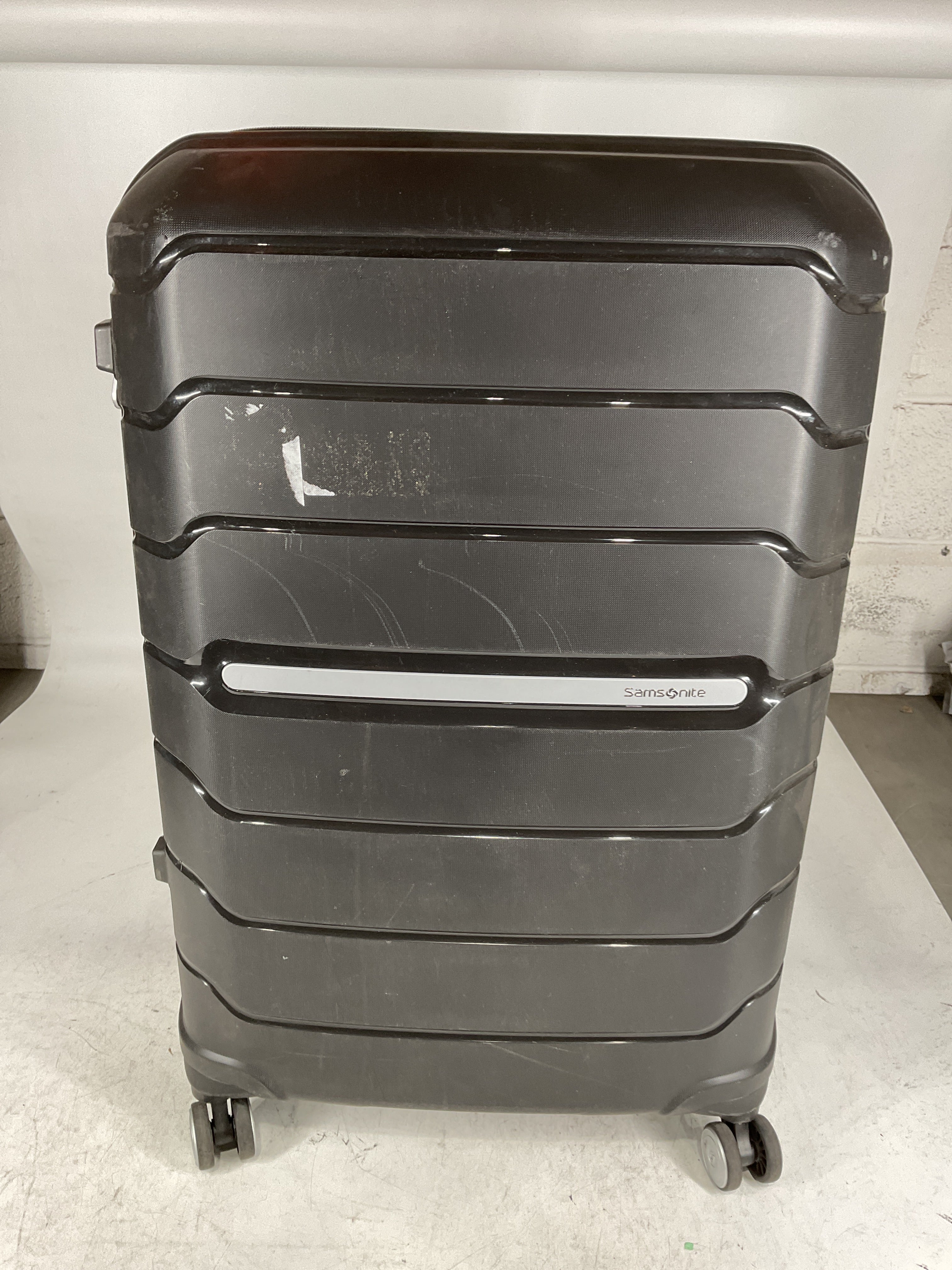 Samsonite Freeform Hardside 28-Inch Spinner U7