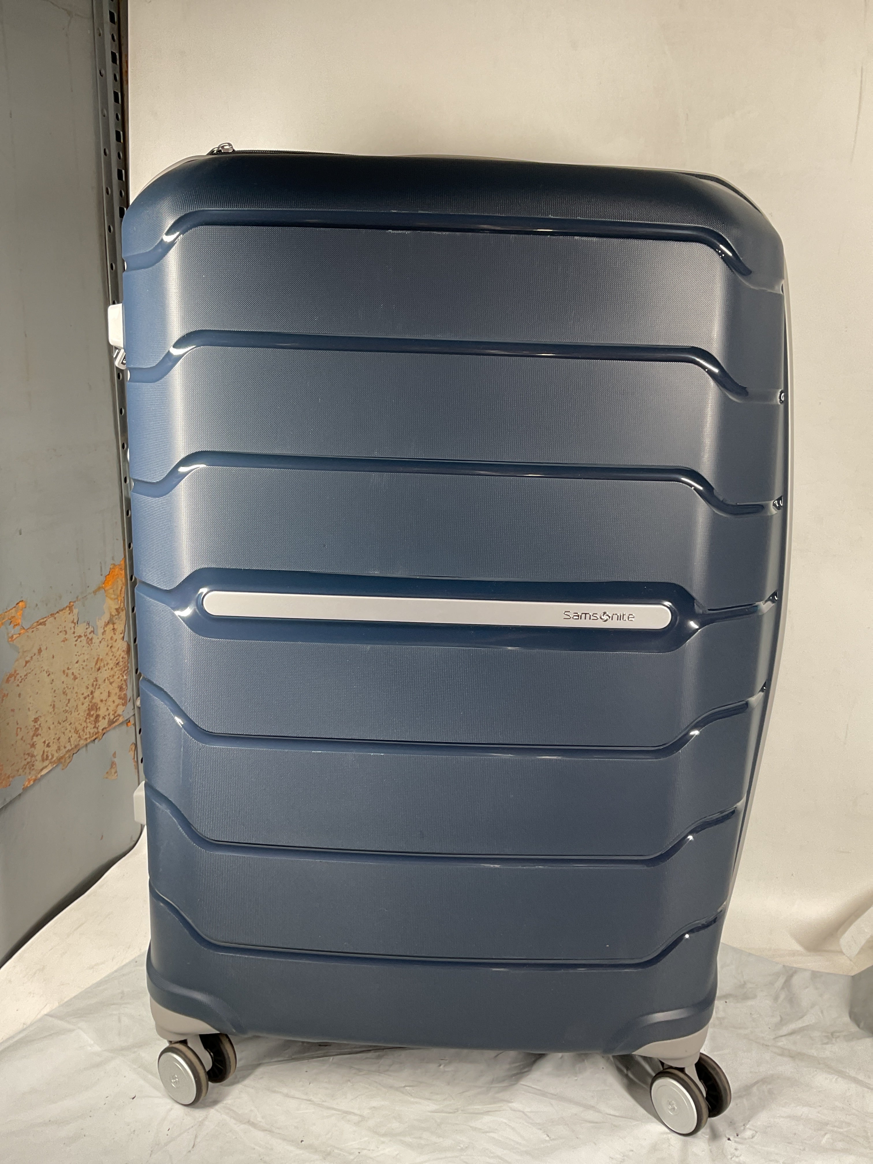 Samsonite Freeform Hardside Expandable with Double Spinner Wheels ( Navy , Checked-Large Spinner ) Navy Checked Large Spinner U27