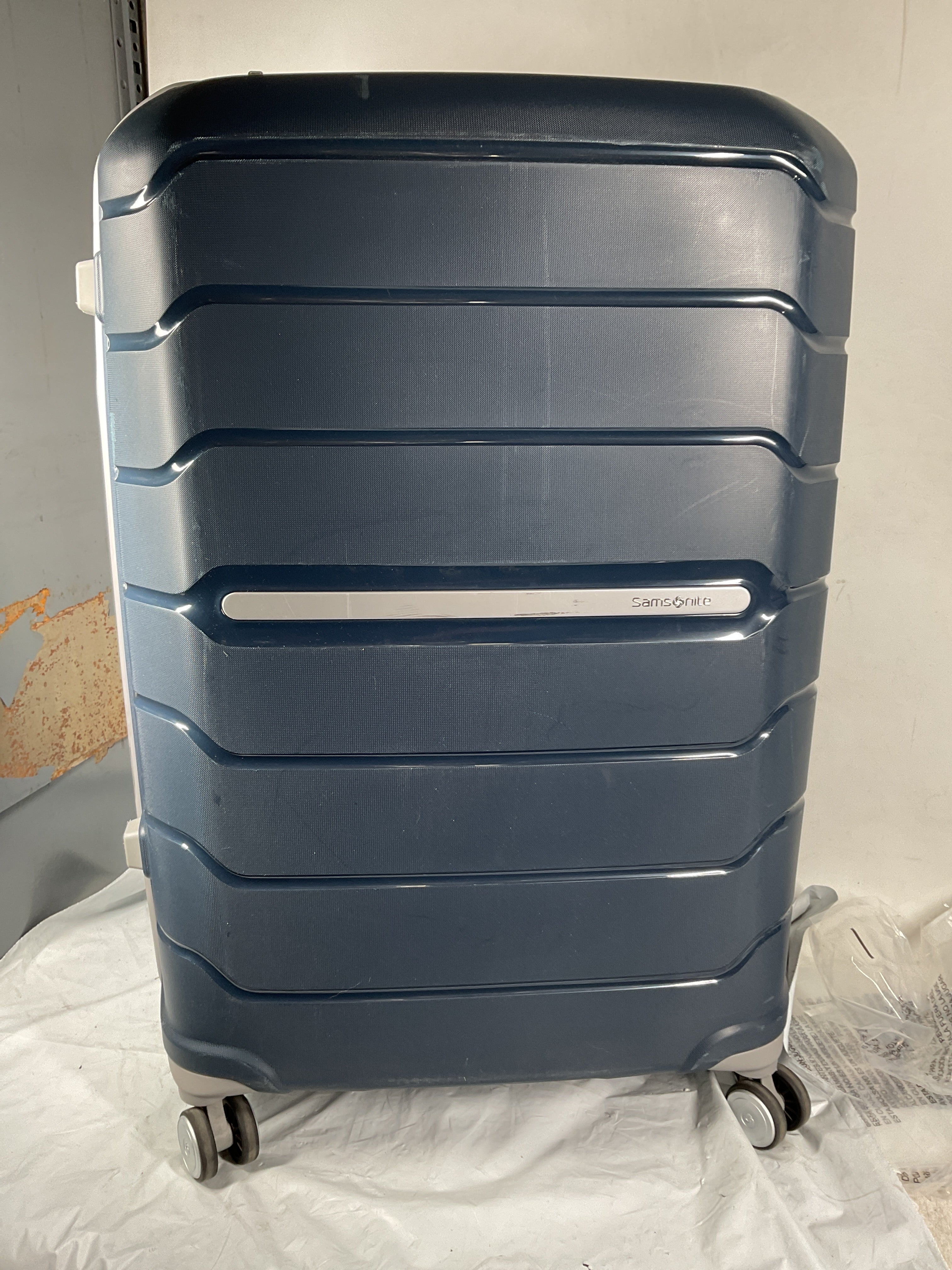 Samsonite Freeform Hardside Expandable with Double Spinner Wheels ( Navy , Checked-Large Spinner ) Navy Checked Large Spinner U29