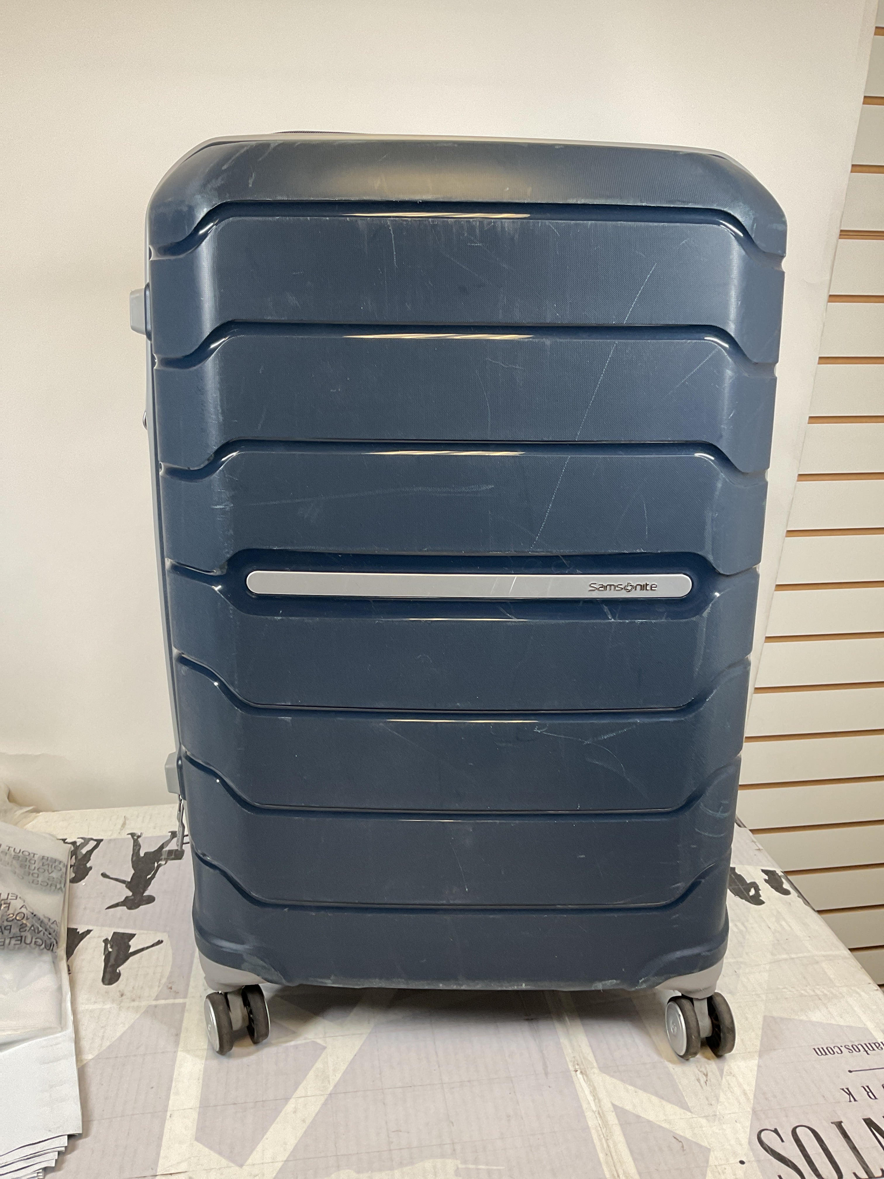 Samsonite Freeform Hardside Expandable with Double Spinner Wheels ( Navy , Checked-Large Spinner ) Navy Checked Large Spinner U31