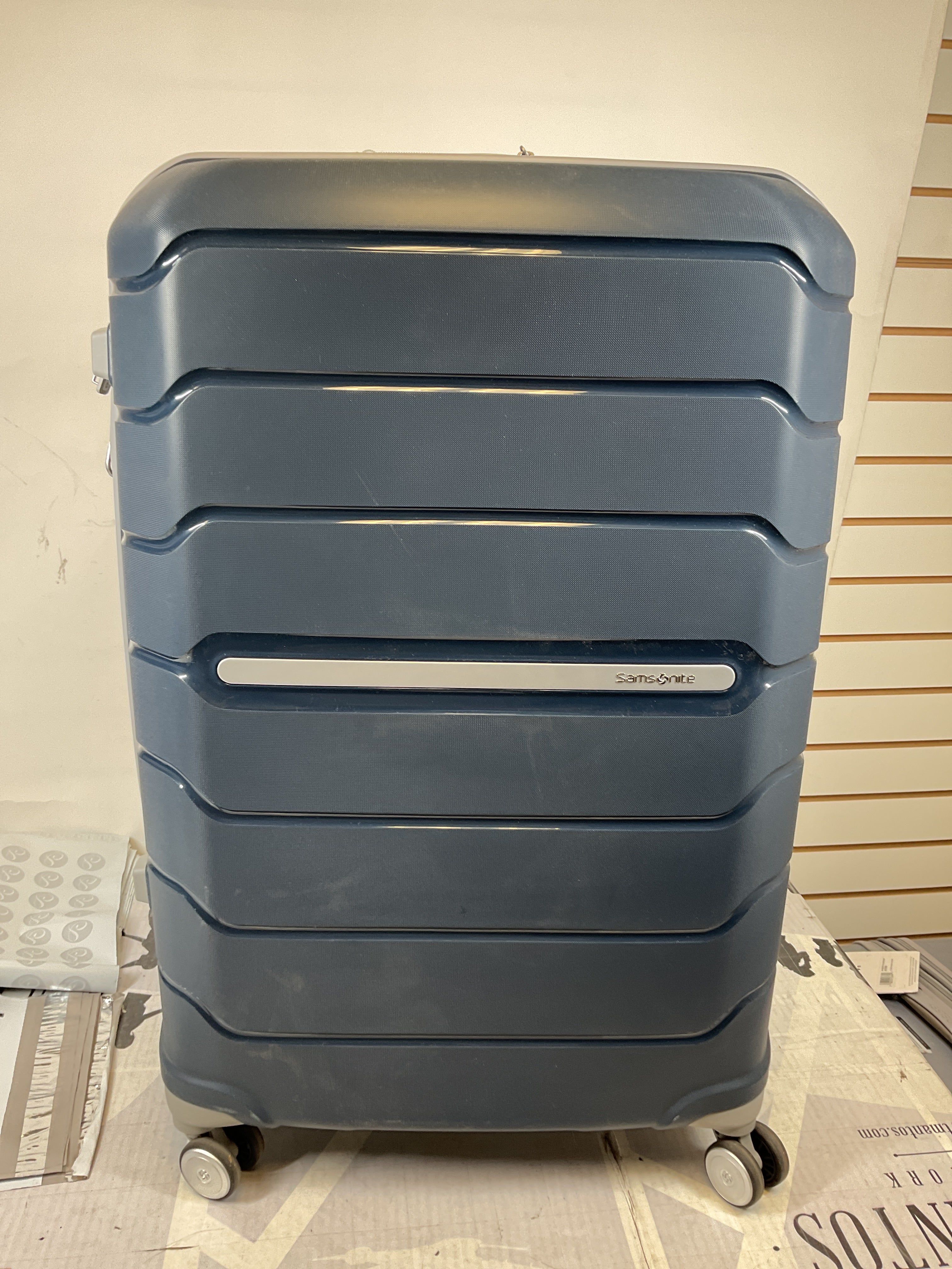 Samsonite Freeform Hardside Expandable with Double Spinner Wheels ( Navy , Checked-Large Spinner ) Navy Checked Large Spinner U36
