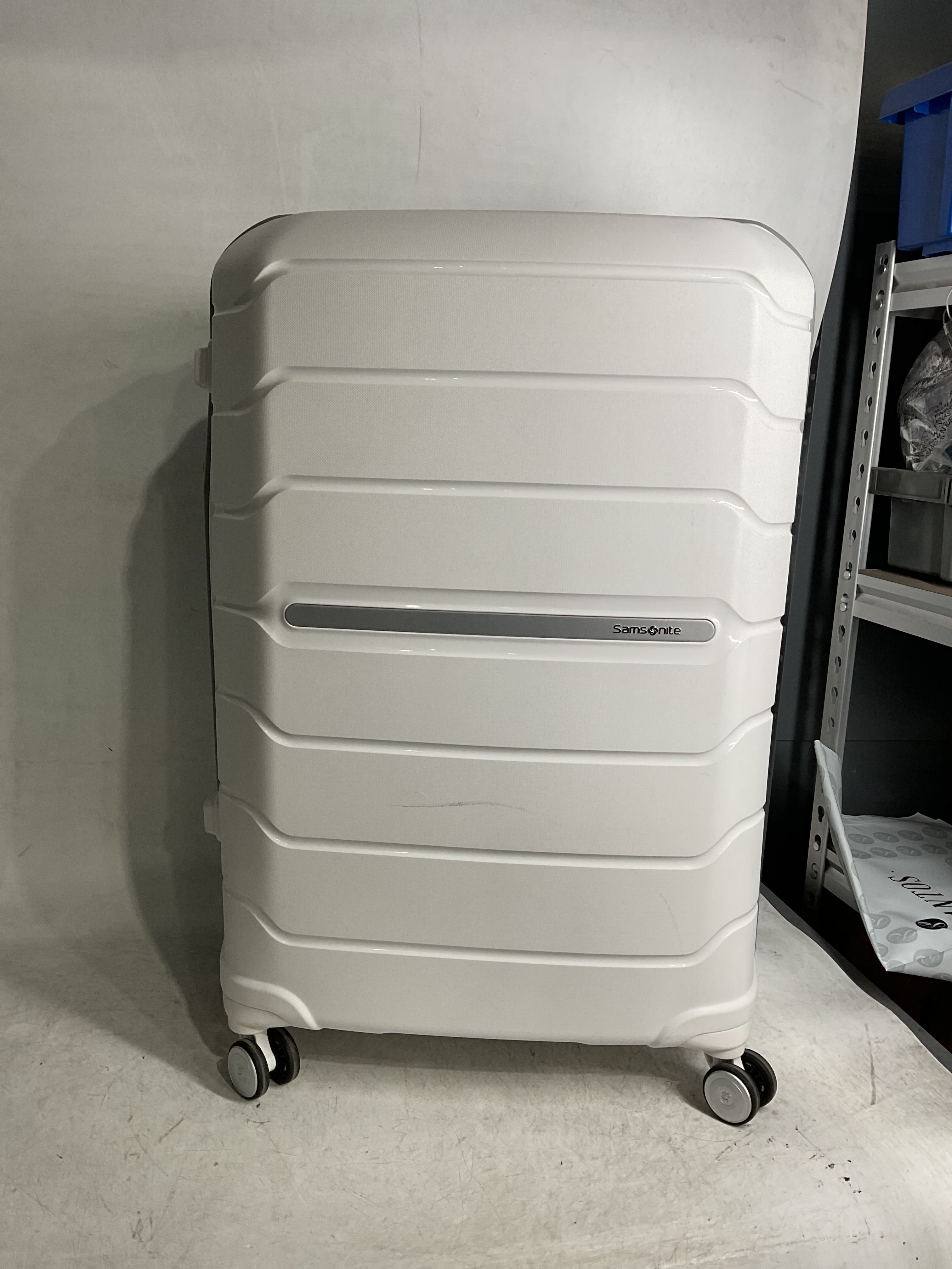 Samsonite Freeform Hardside Expandable with Double Spinner Wheels ( White/Grey , Checked-Large 28-Inch ) White/Grey Checked Large 28 Inch U4