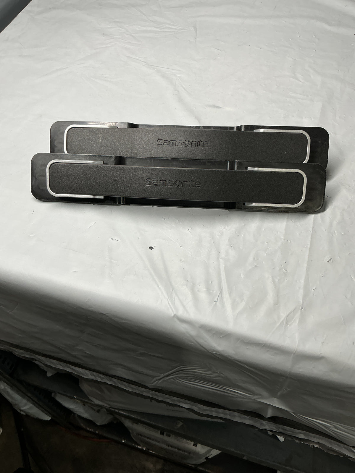 Samsonite Winfield 3 DLX Large Set of Handles U20