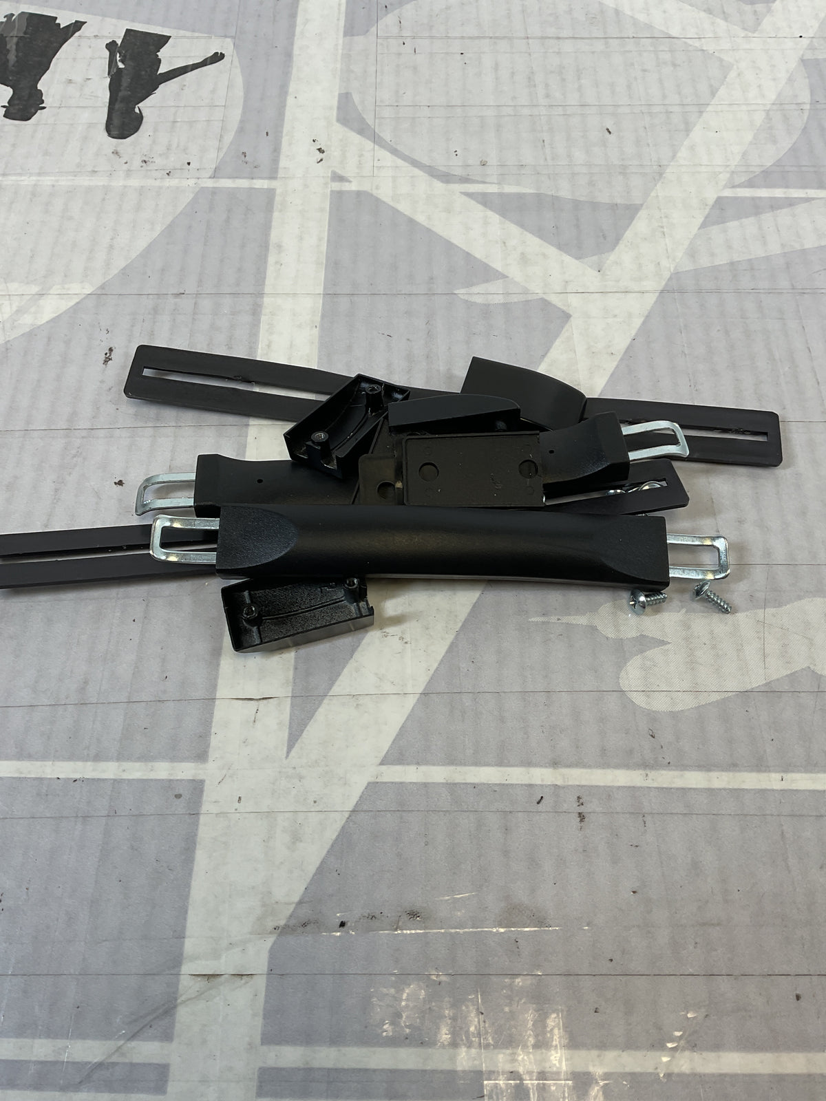 Samsonite Winfield 2 Set of Handles U43