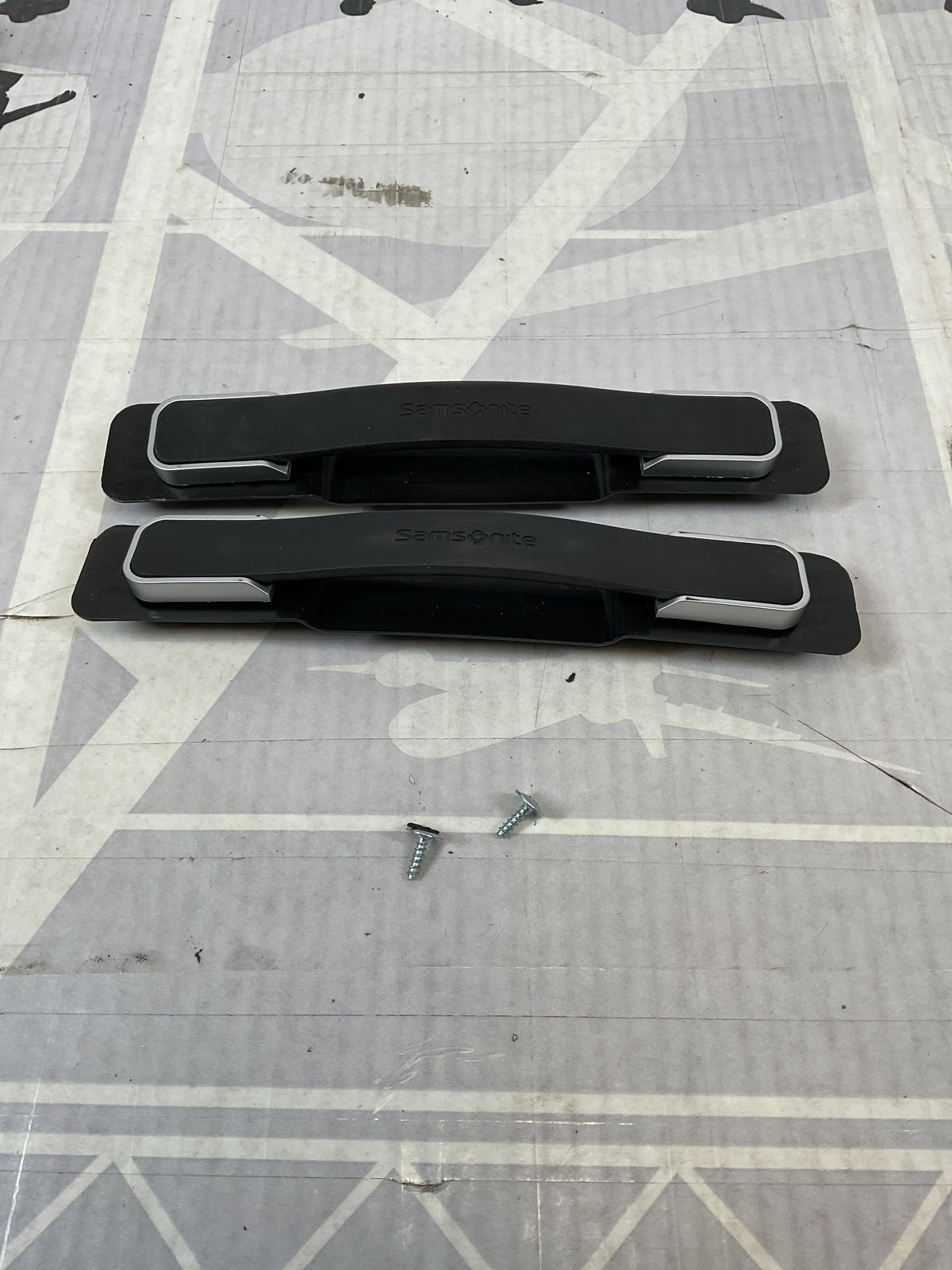 Samsonite Winfield 3 DLX Set of Handles U52