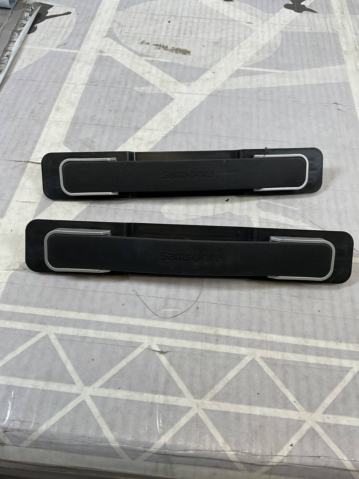 Samsonite Winfield 3 DLX Set of Handles U54