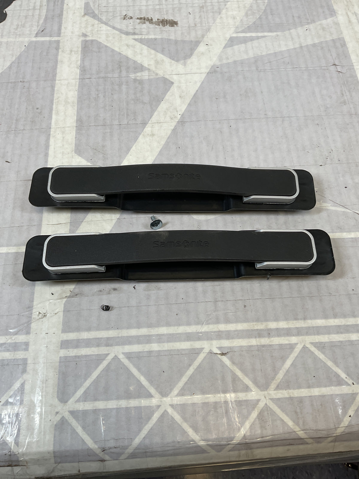 Samsonite Winfield 3 DLX Set of Handles U55