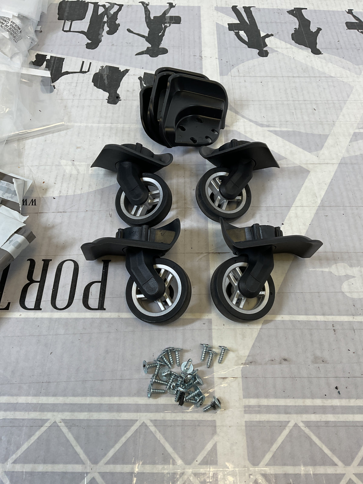 Samsonite Winfield 3 DLX Medium Set of 4 Wheels U102