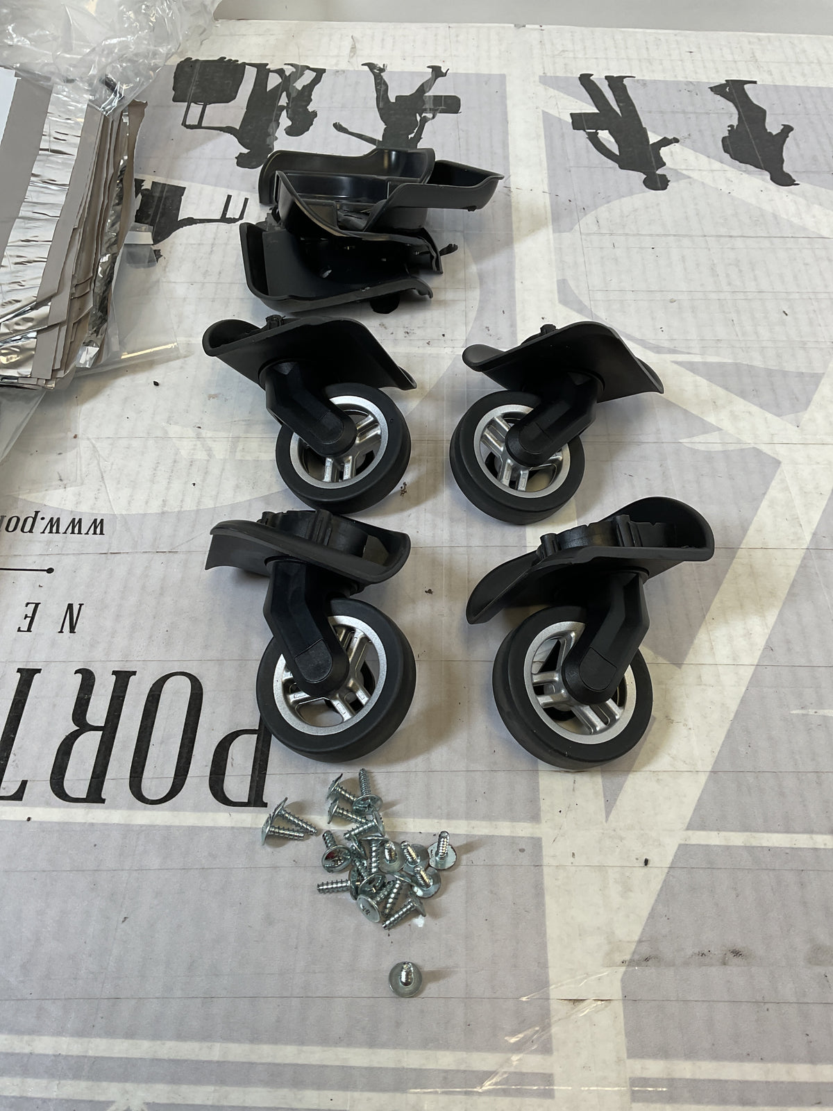 Samsonite Winfield 3 DLX Large Set of 4 Wheels U106
