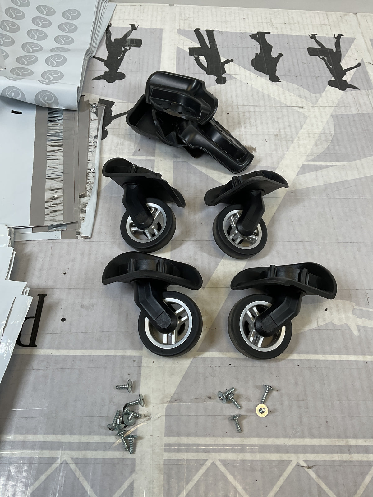 Samsonite Winfield 3 DLX Large Set of 4 Wheels U119