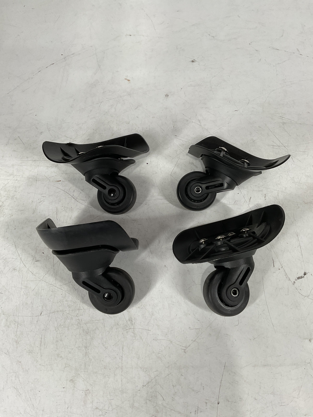 Samsonite Omni PC 28 in Spinner Set of 4 WheelsU14