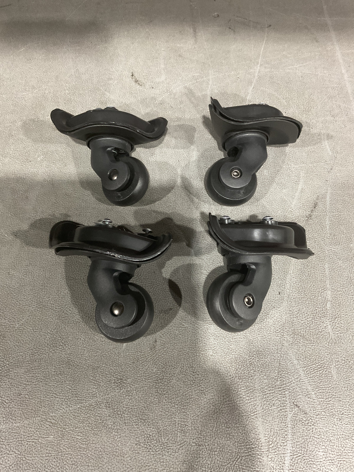 Samsonite Winfield 2 Medium Set of 4 Wheels U18