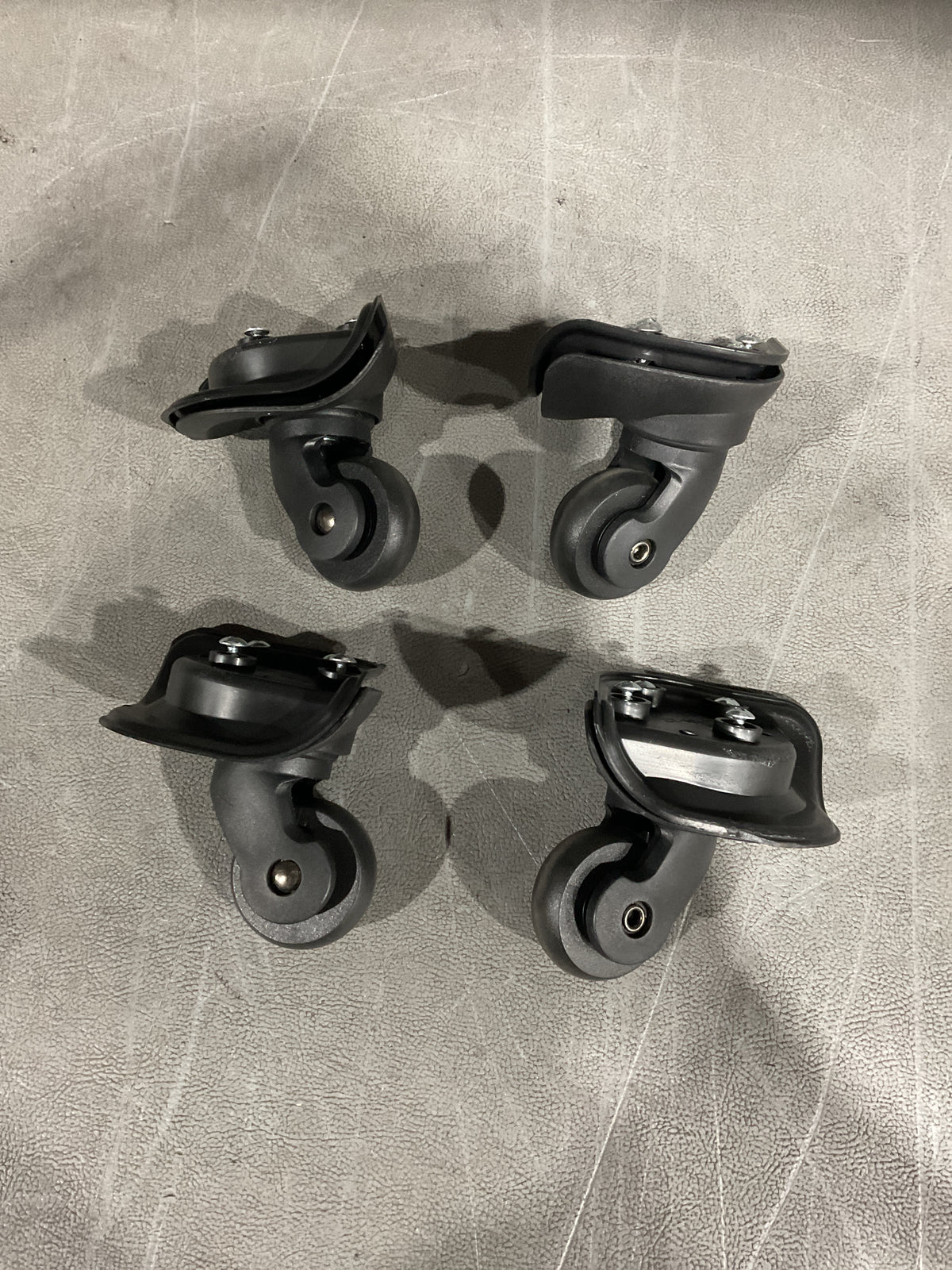 Samsonite Winfield 2 Medium Set of 4 Wheels U26