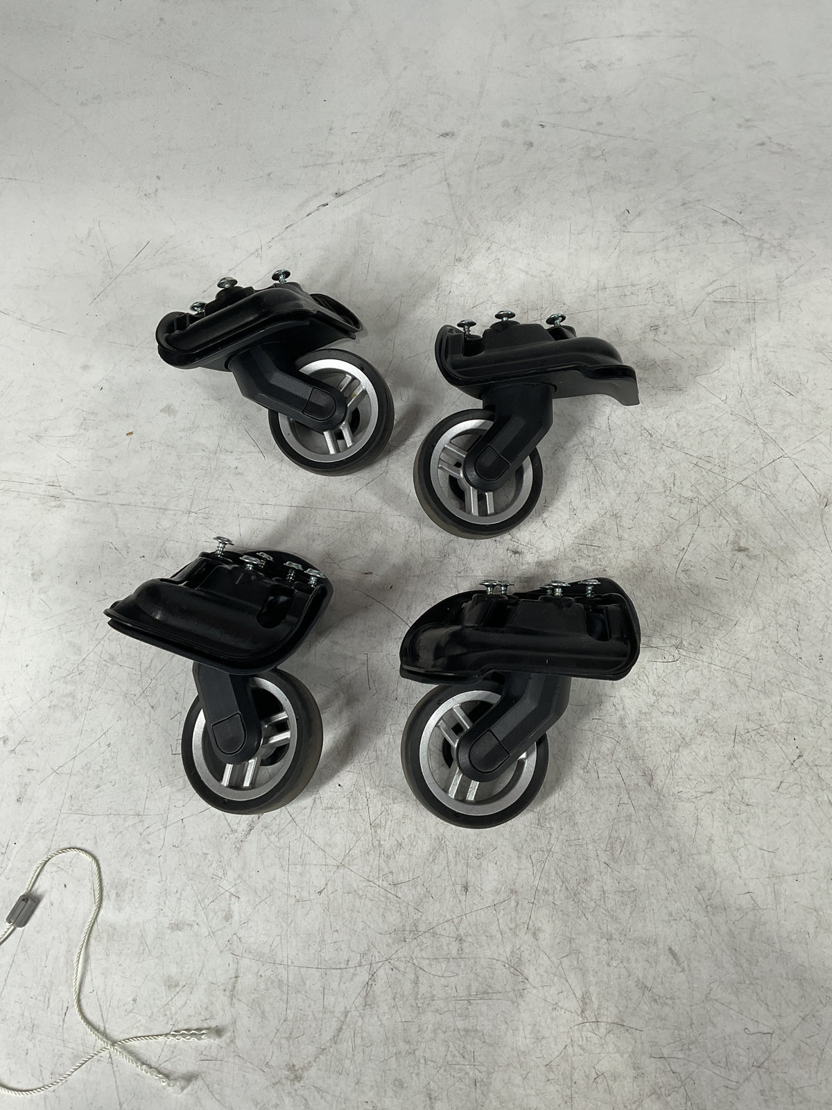 Samsonite Winfield 3 DLX Large Set of 4 Wheels U34