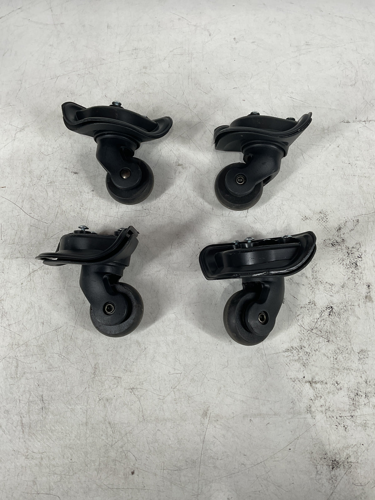 Samsonite Winfield 2 Large Set of 4 Wheels  U38