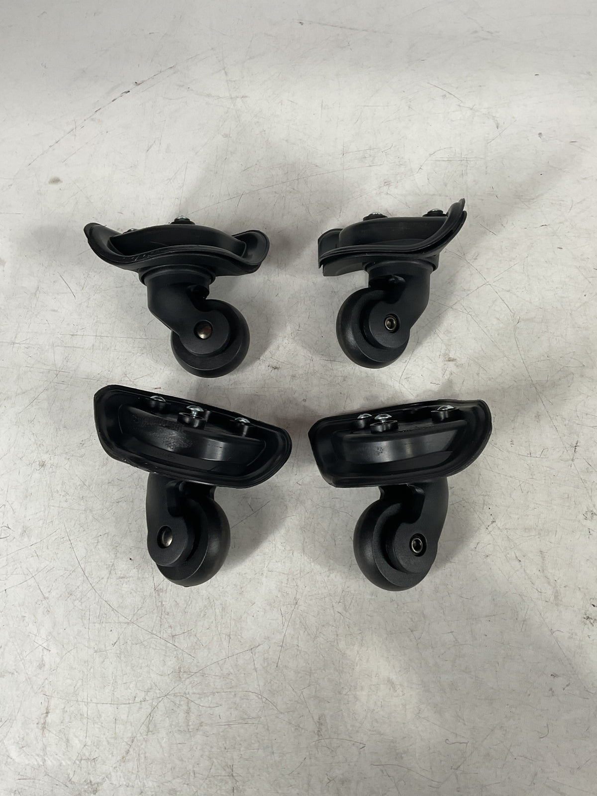 Samsonite Winfield 2 Medium Set of 4 Wheels  U39