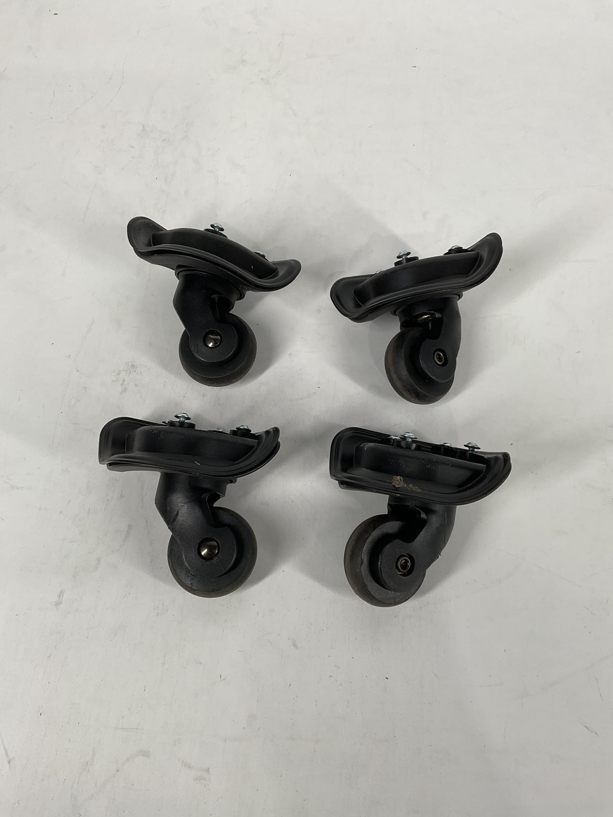 Samsonite Winfield 2 Large Set of 4 Wheels U48