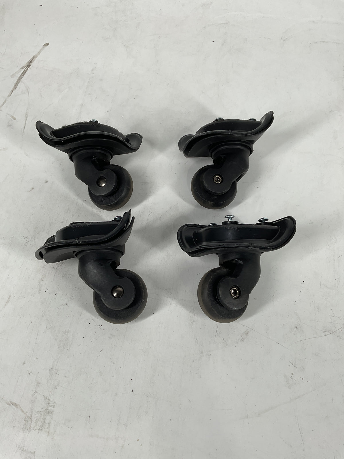 Samsonite Winfield 2 Large Set of 4 Wheels U54