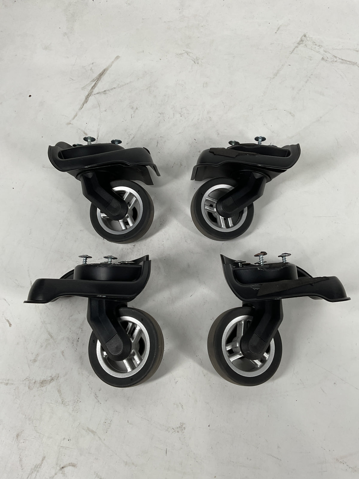 Samsonite Winfield 3 DLX Large Set of 4 Wheels U56