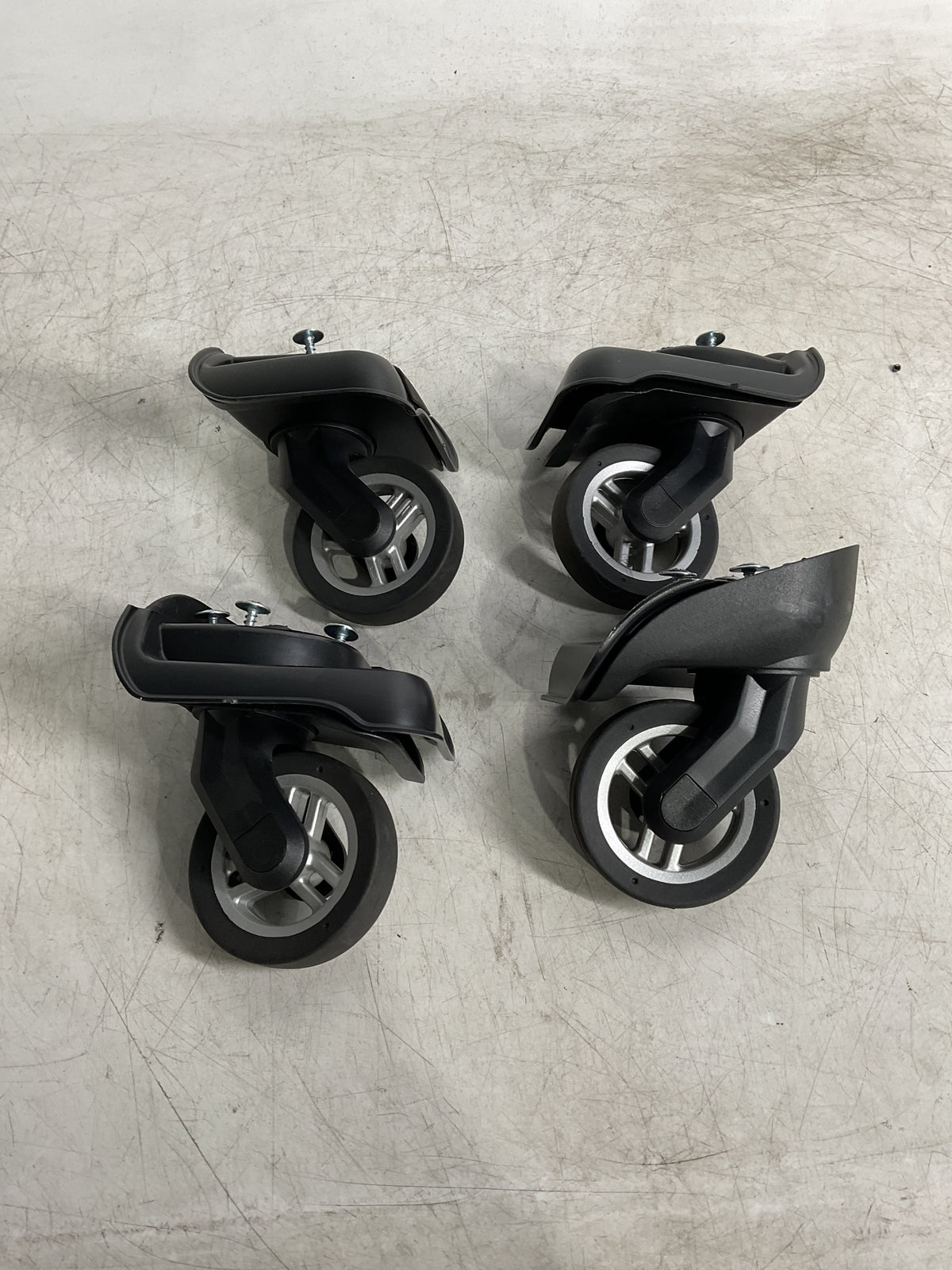 Samsonite Winfield 3 DLX Large Set of 4 Wheels U70