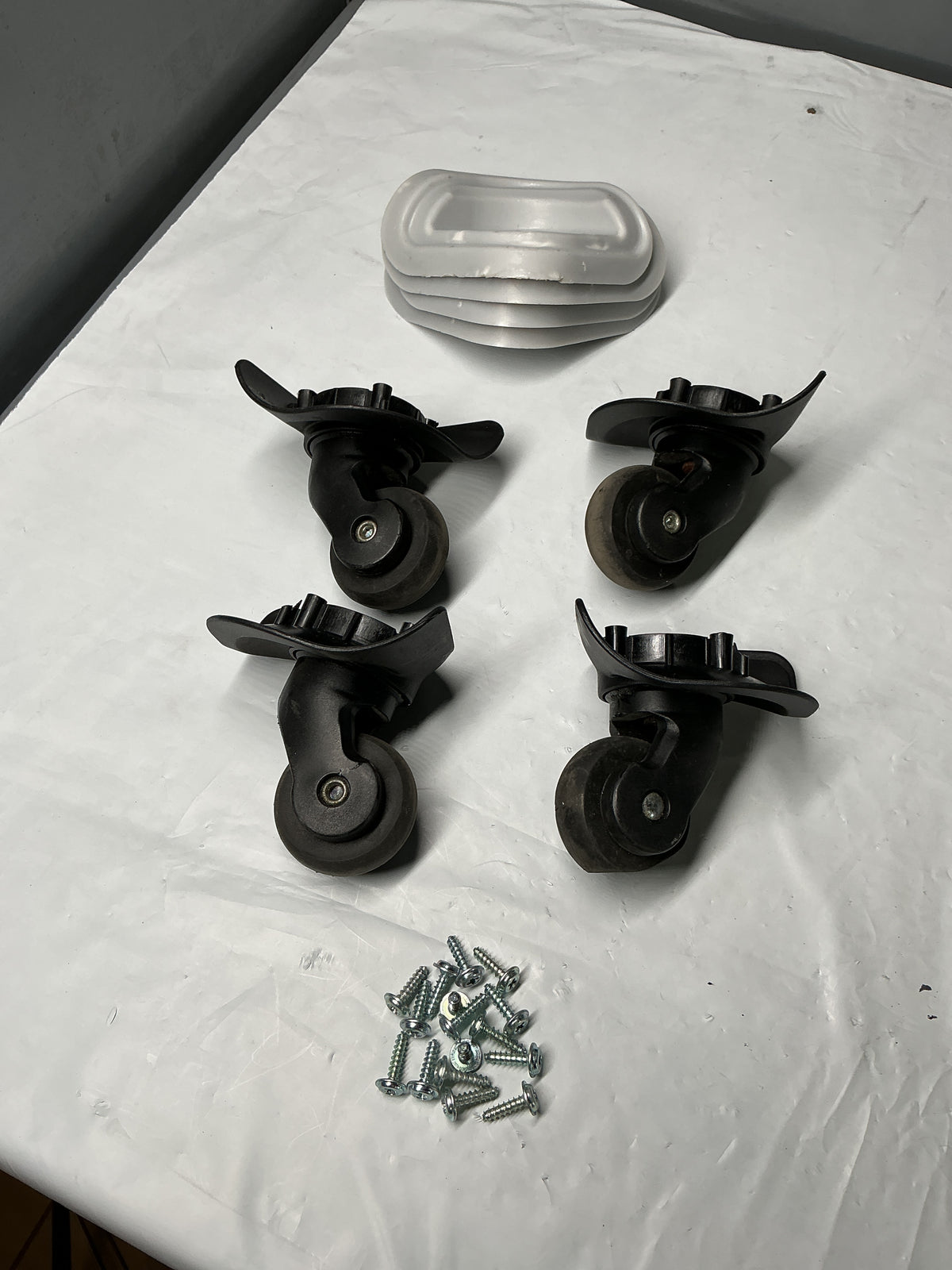 Samsonite Winfield 2 Large Set of 4 Wheels U77